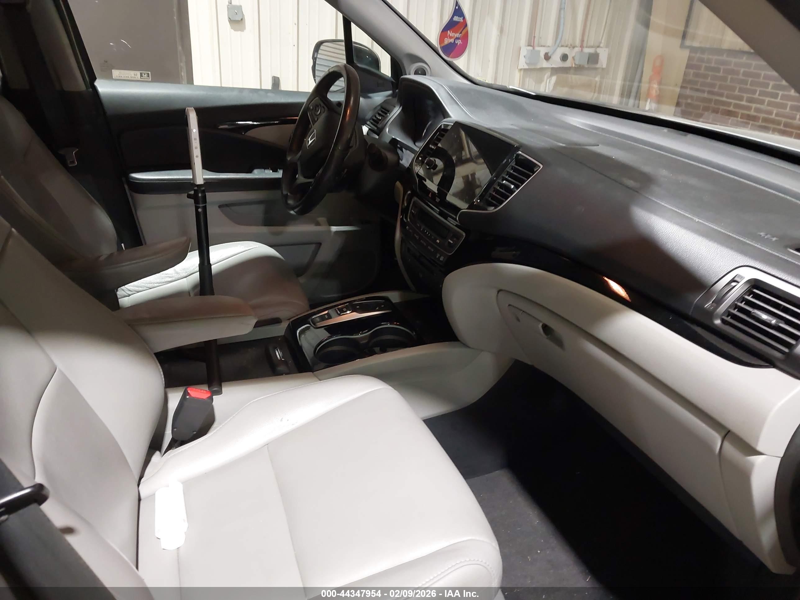 HONDA PILOT image 5