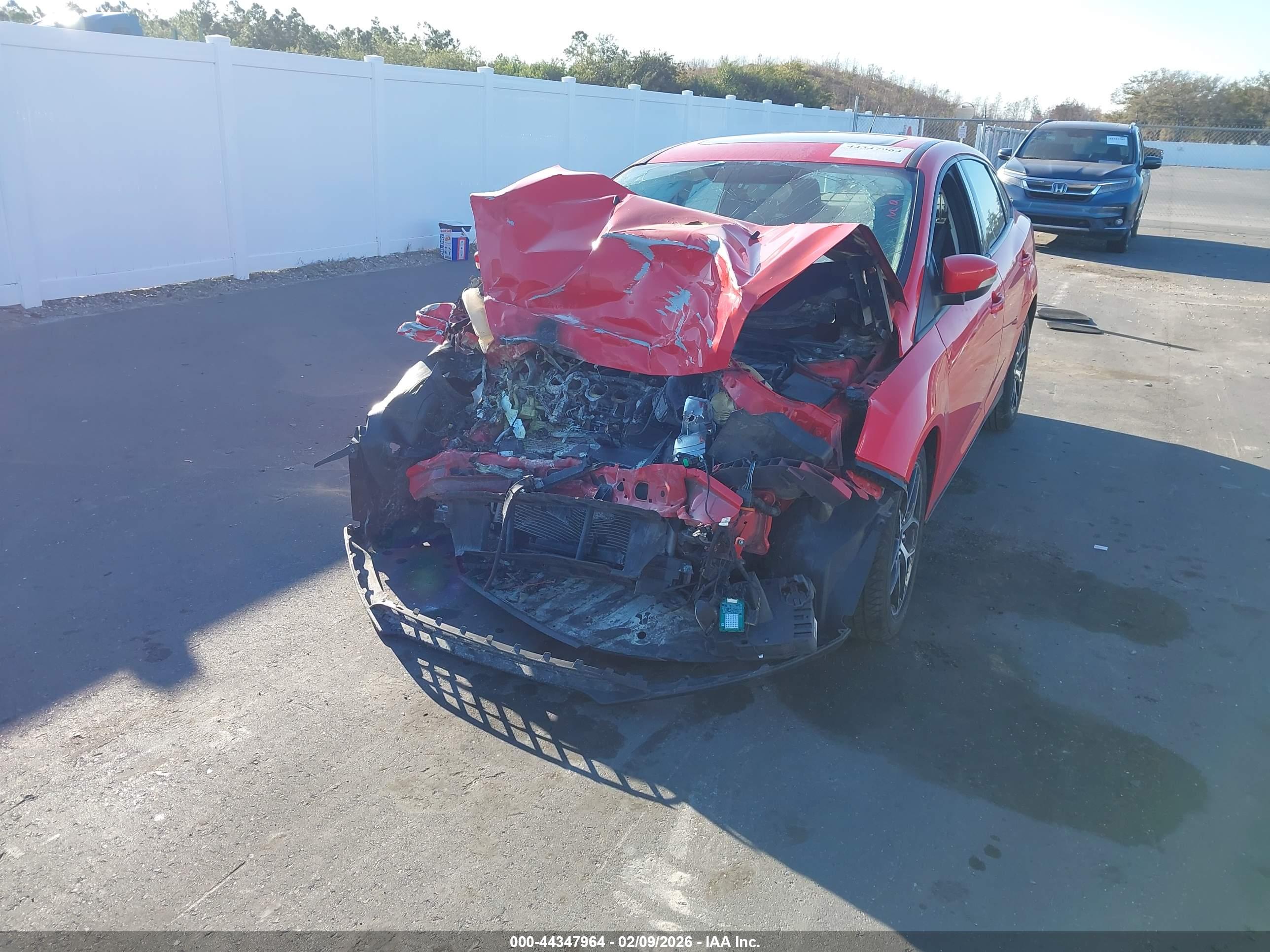 FORD FOCUS image 2
