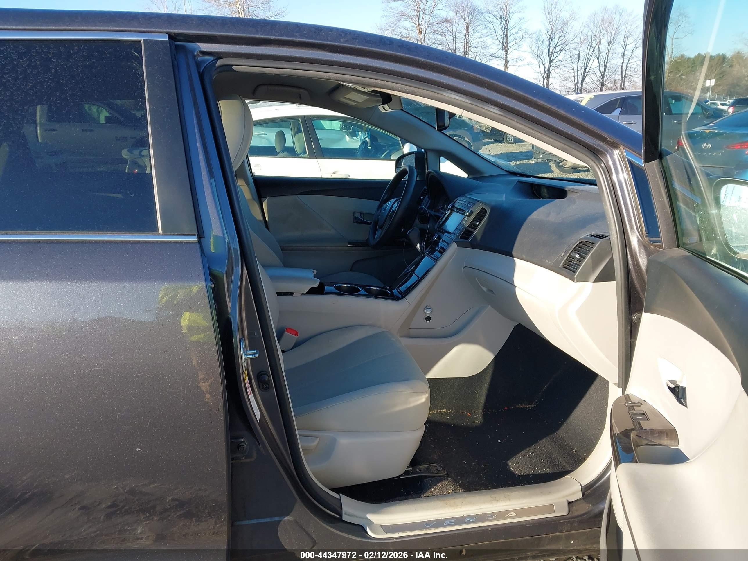 TOYOTA VENZA image 5
