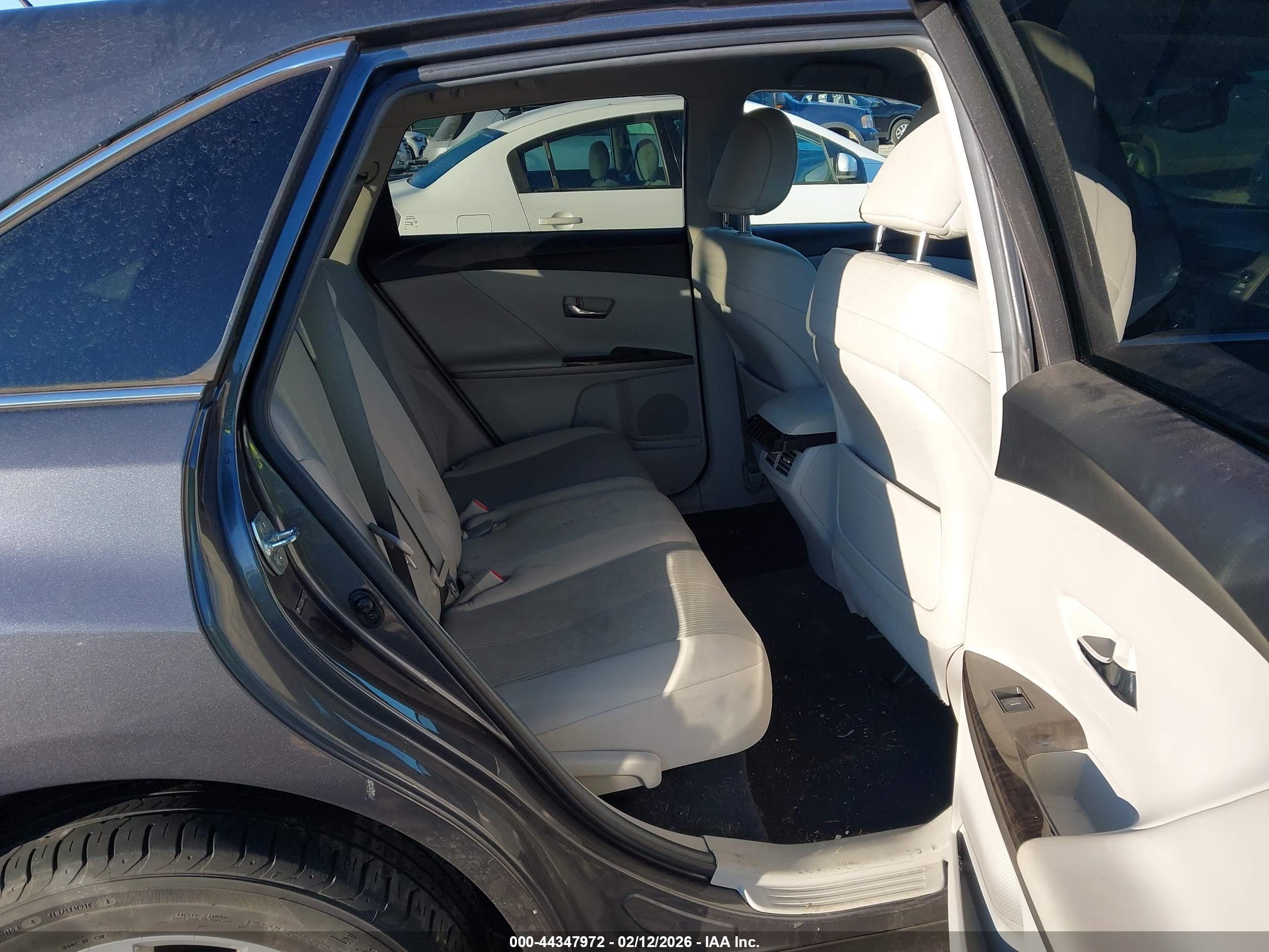 TOYOTA VENZA image 8