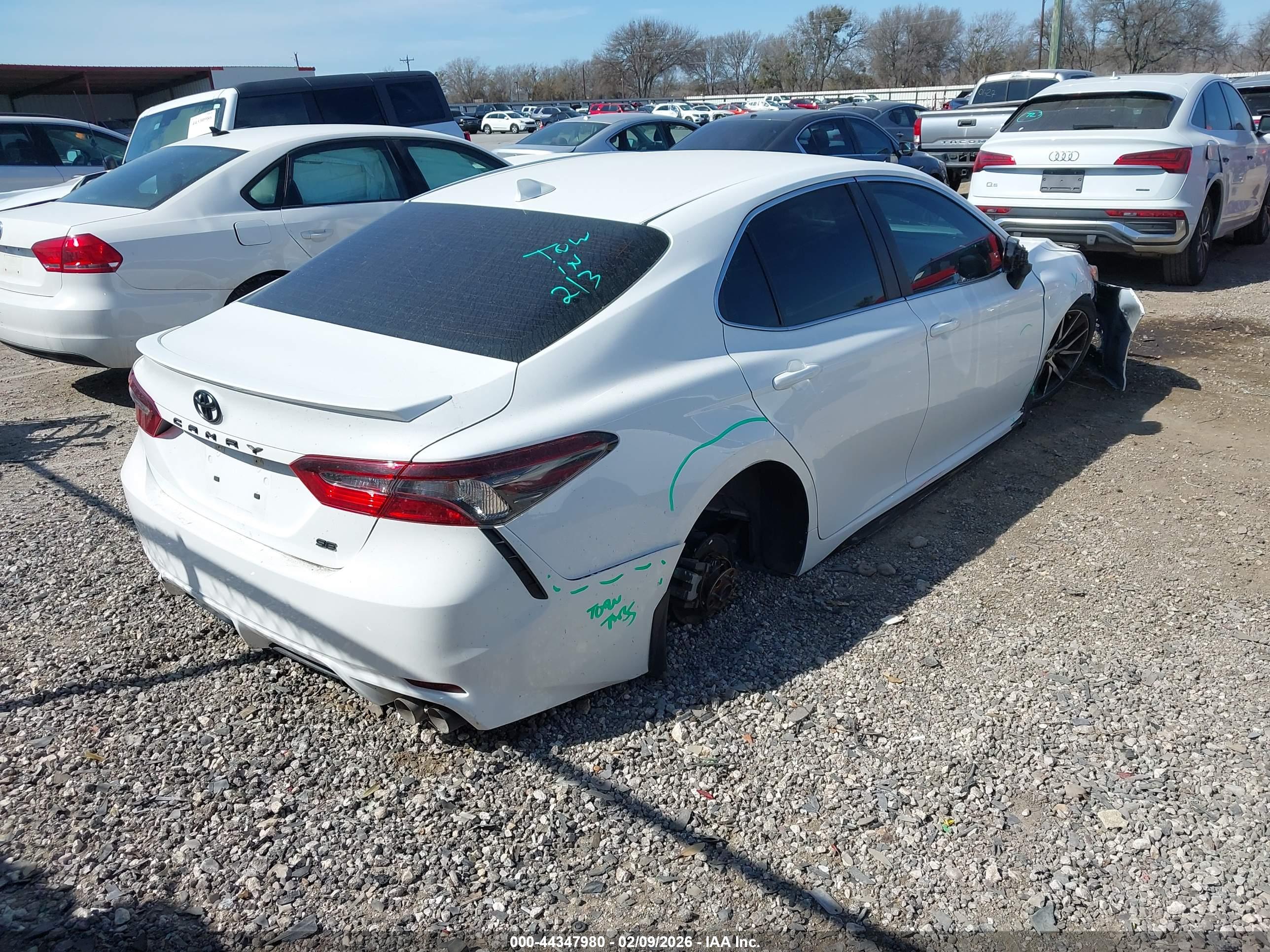 TOYOTA CAMRY image 4
