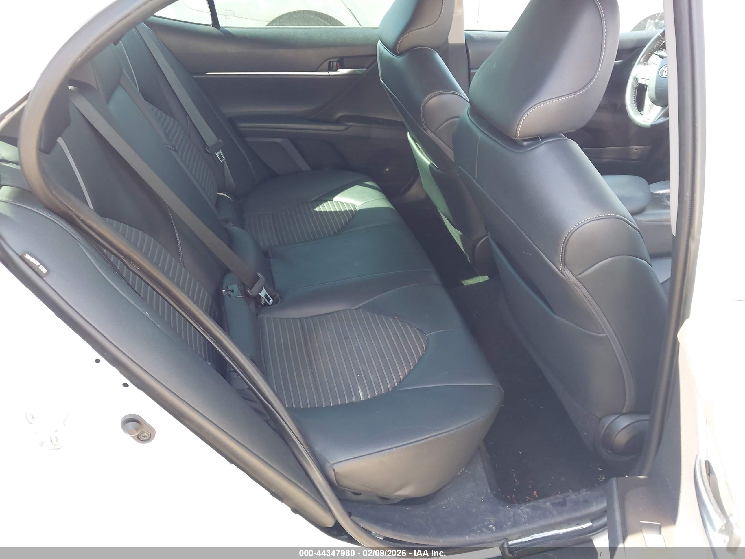 TOYOTA CAMRY image 8