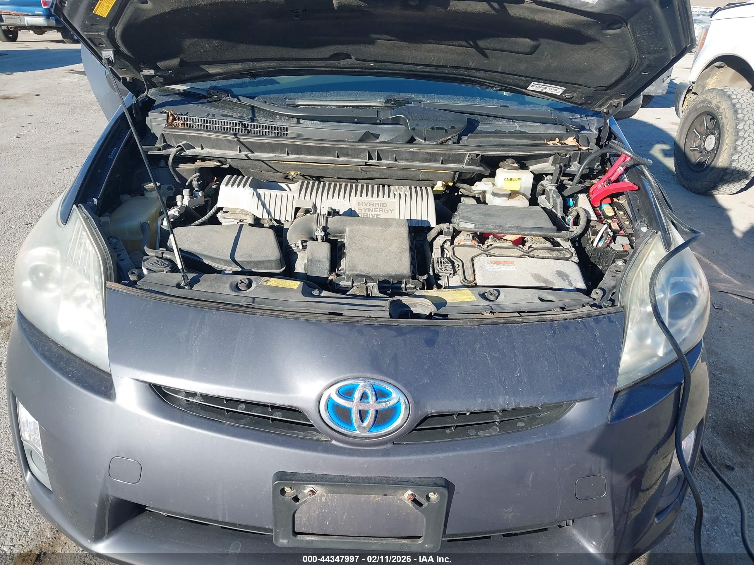 TOYOTA PRIUS image 10