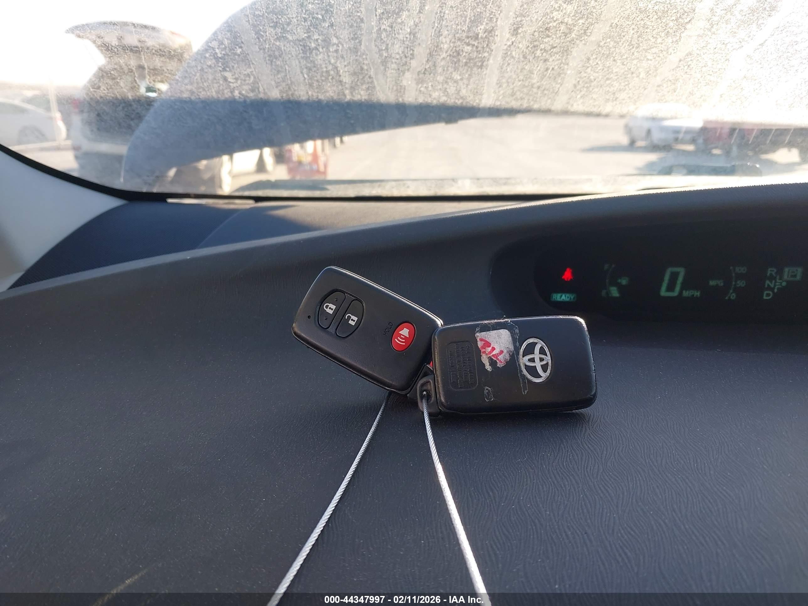 TOYOTA PRIUS image 11