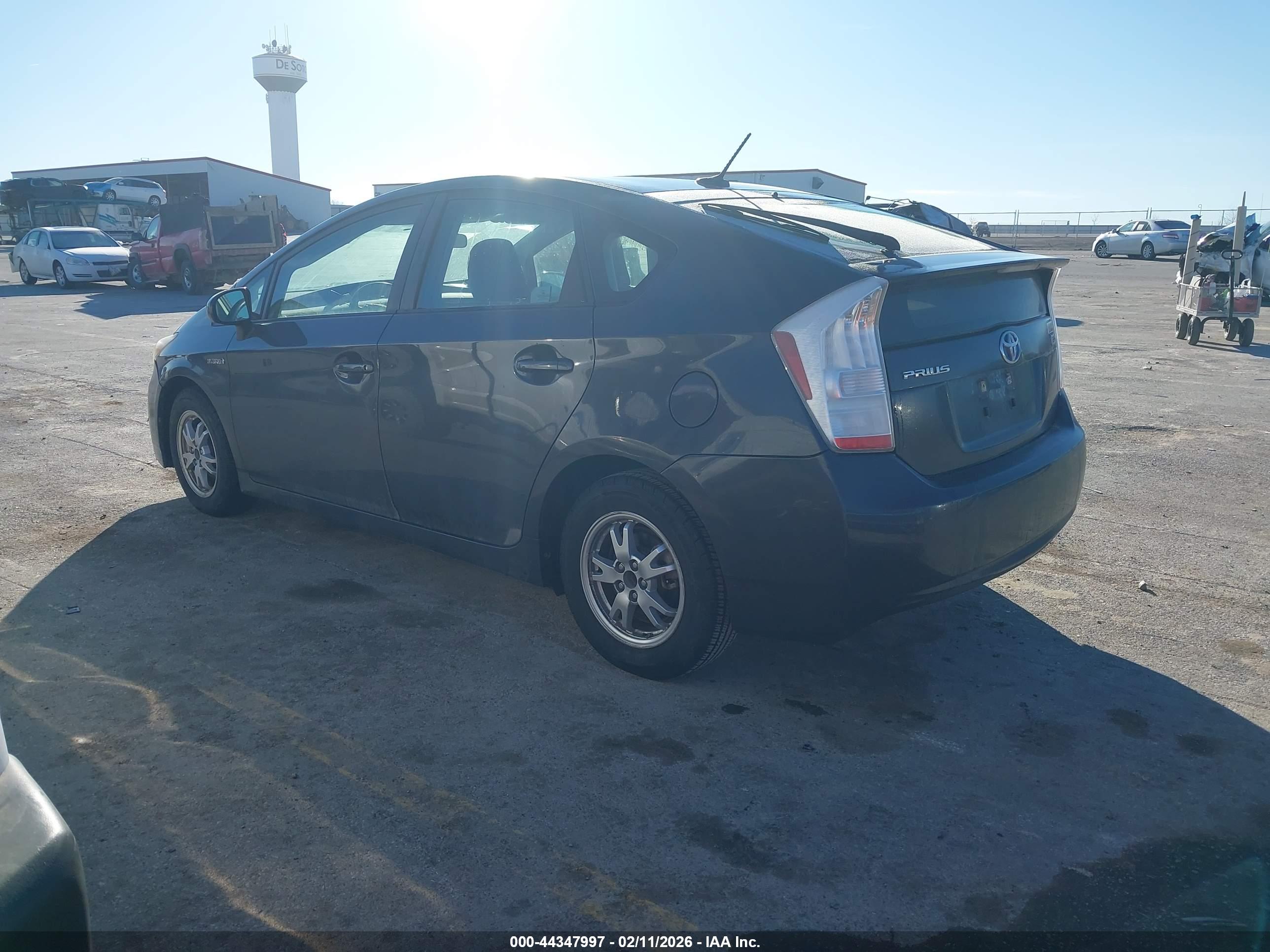 TOYOTA PRIUS image 3