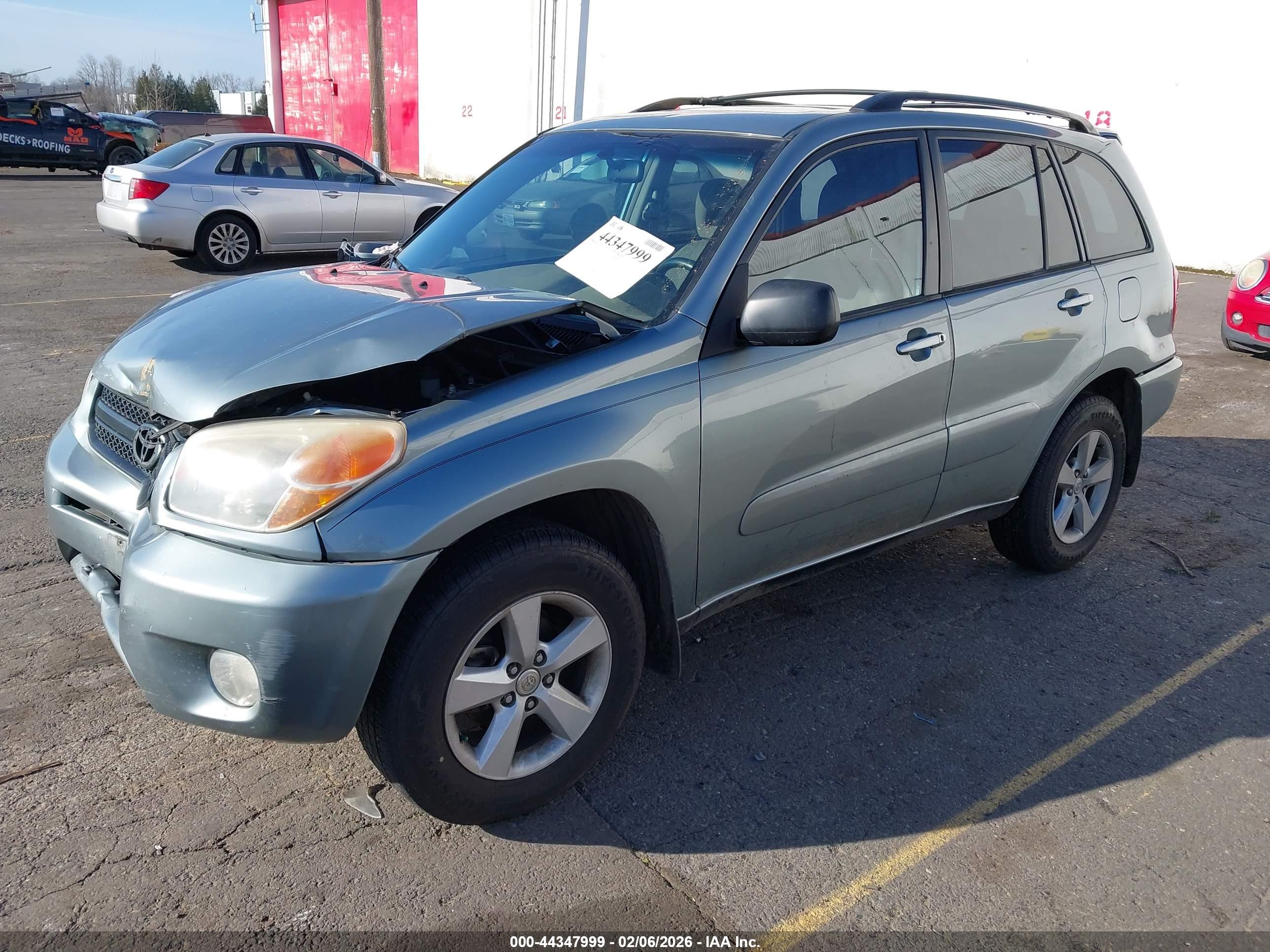 TOYOTA RAV4 image 2