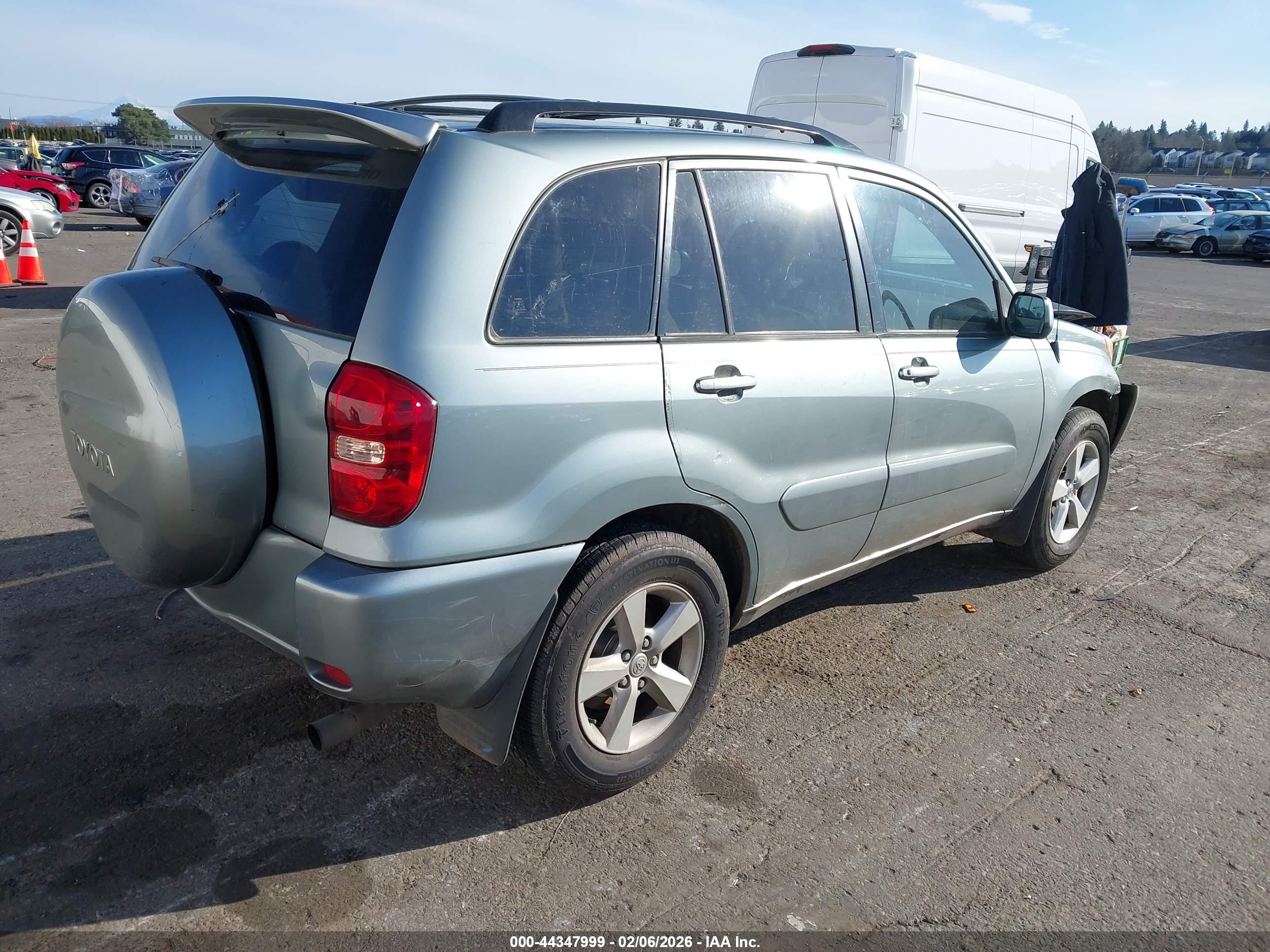 TOYOTA RAV4 image 4