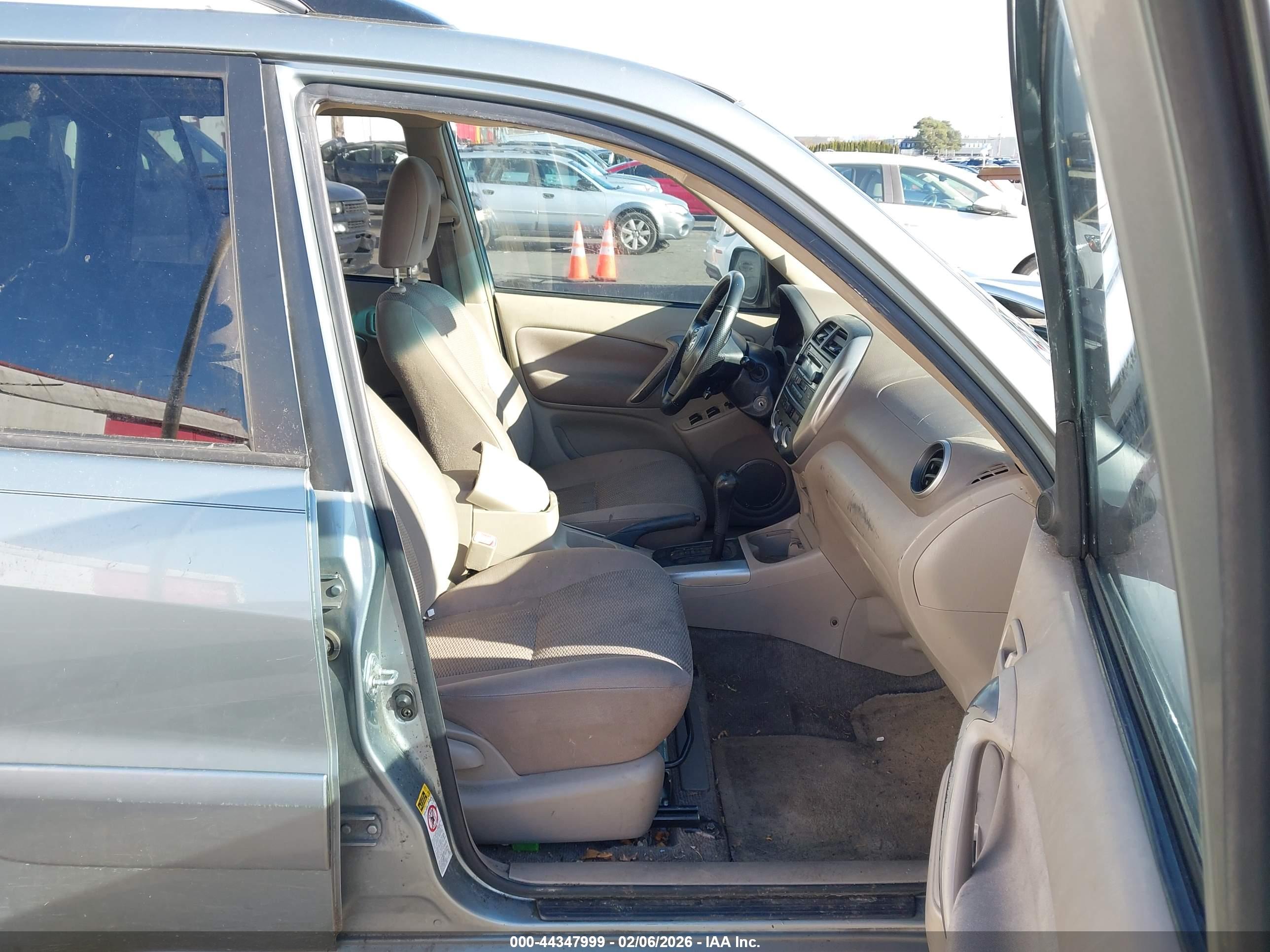 TOYOTA RAV4 image 5