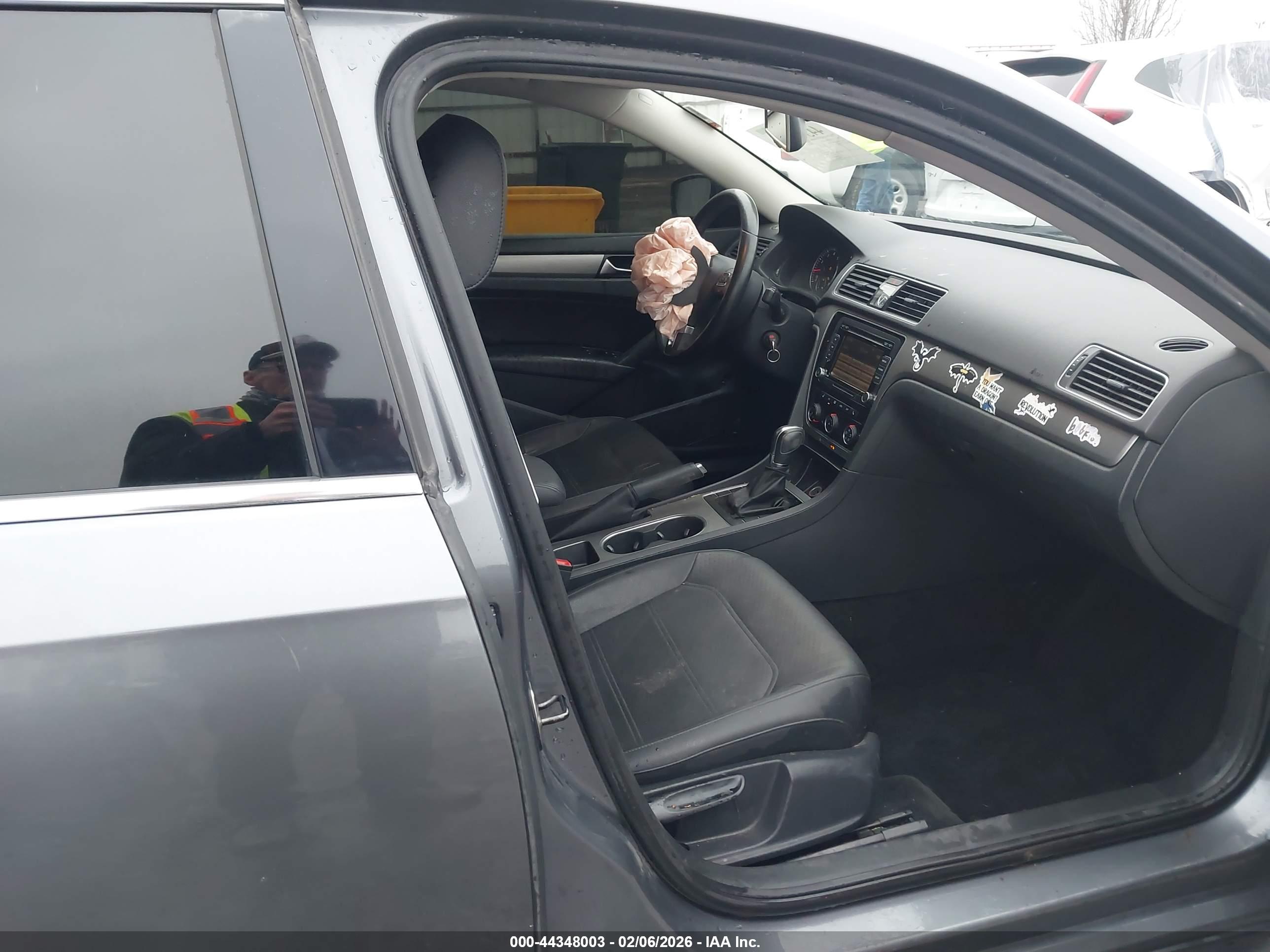 VOLKSWAGEN PASSAT image 5