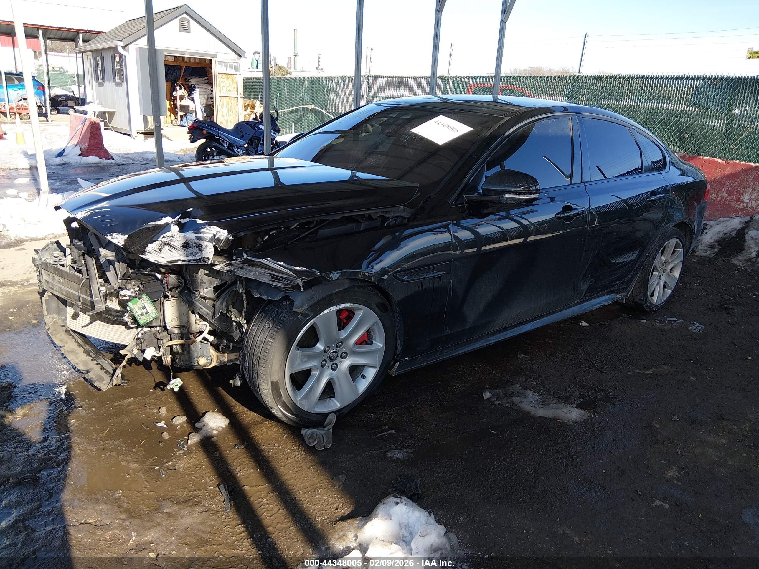 JAGUAR XF image 2