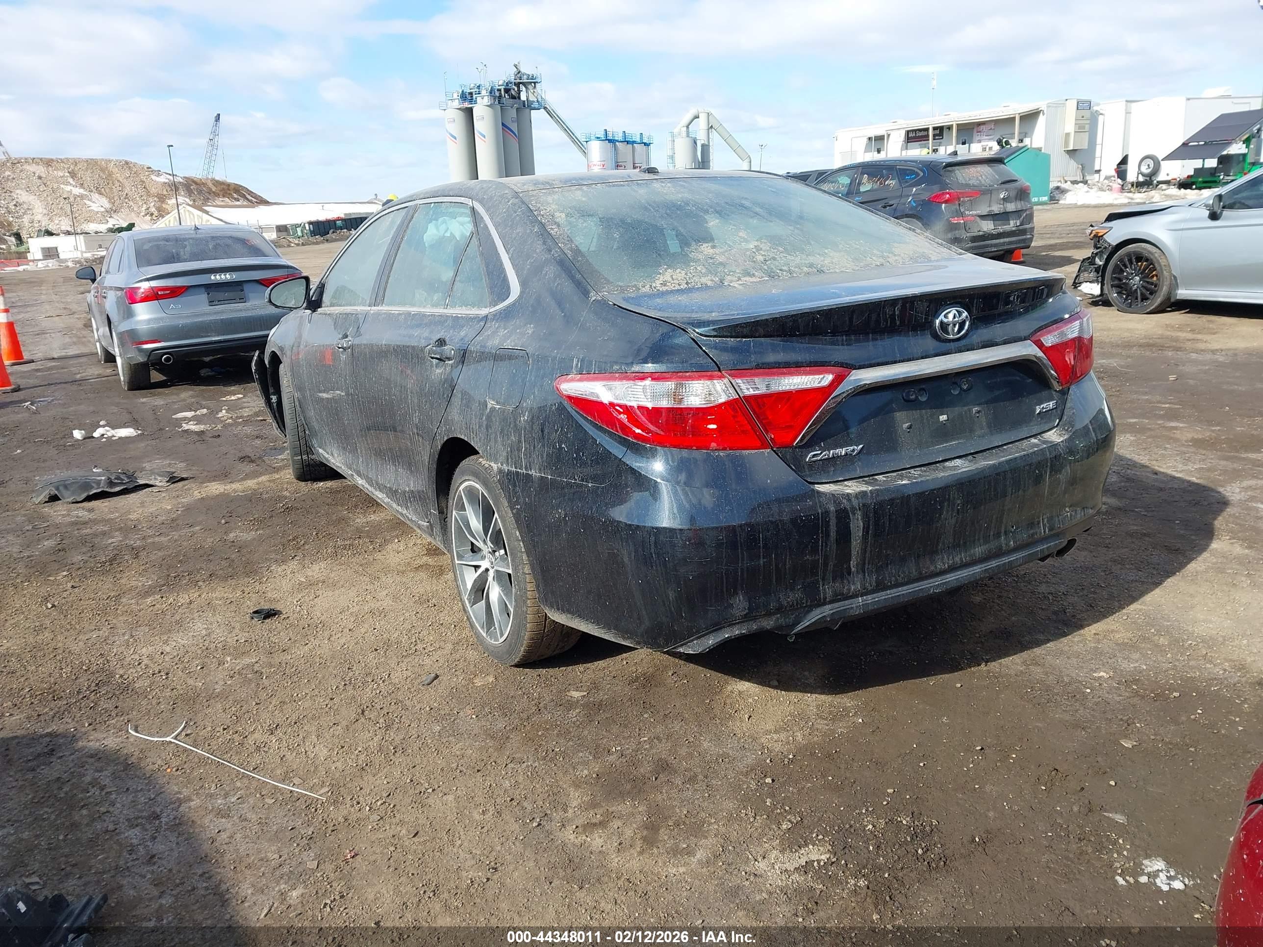 TOYOTA CAMRY image 3