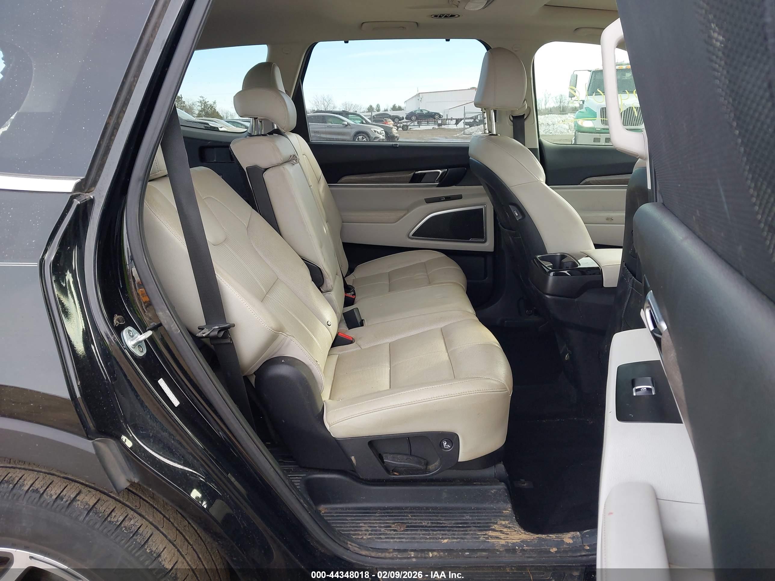 KIA TELLURIDE image 8