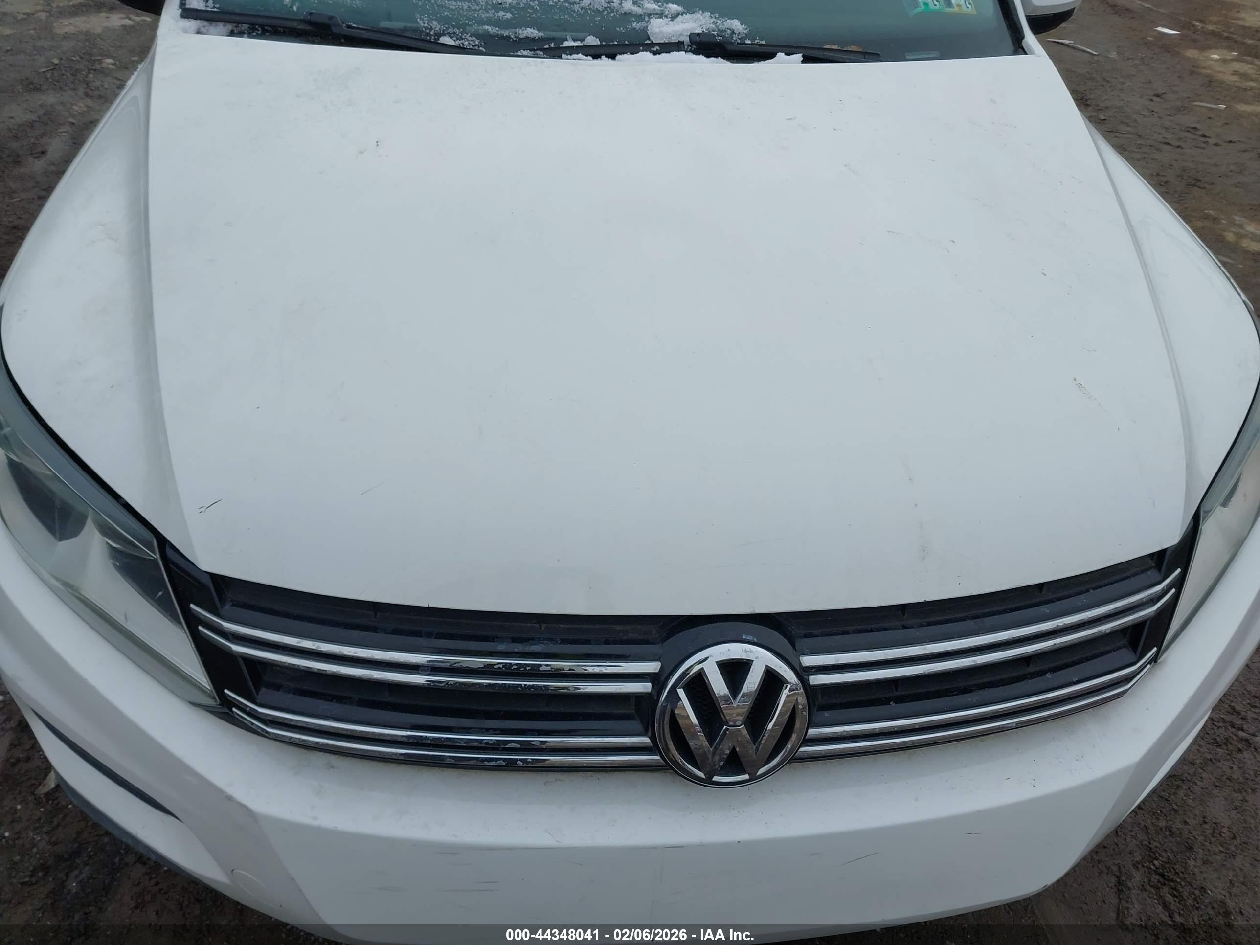 VOLKSWAGEN TIGUAN image 6