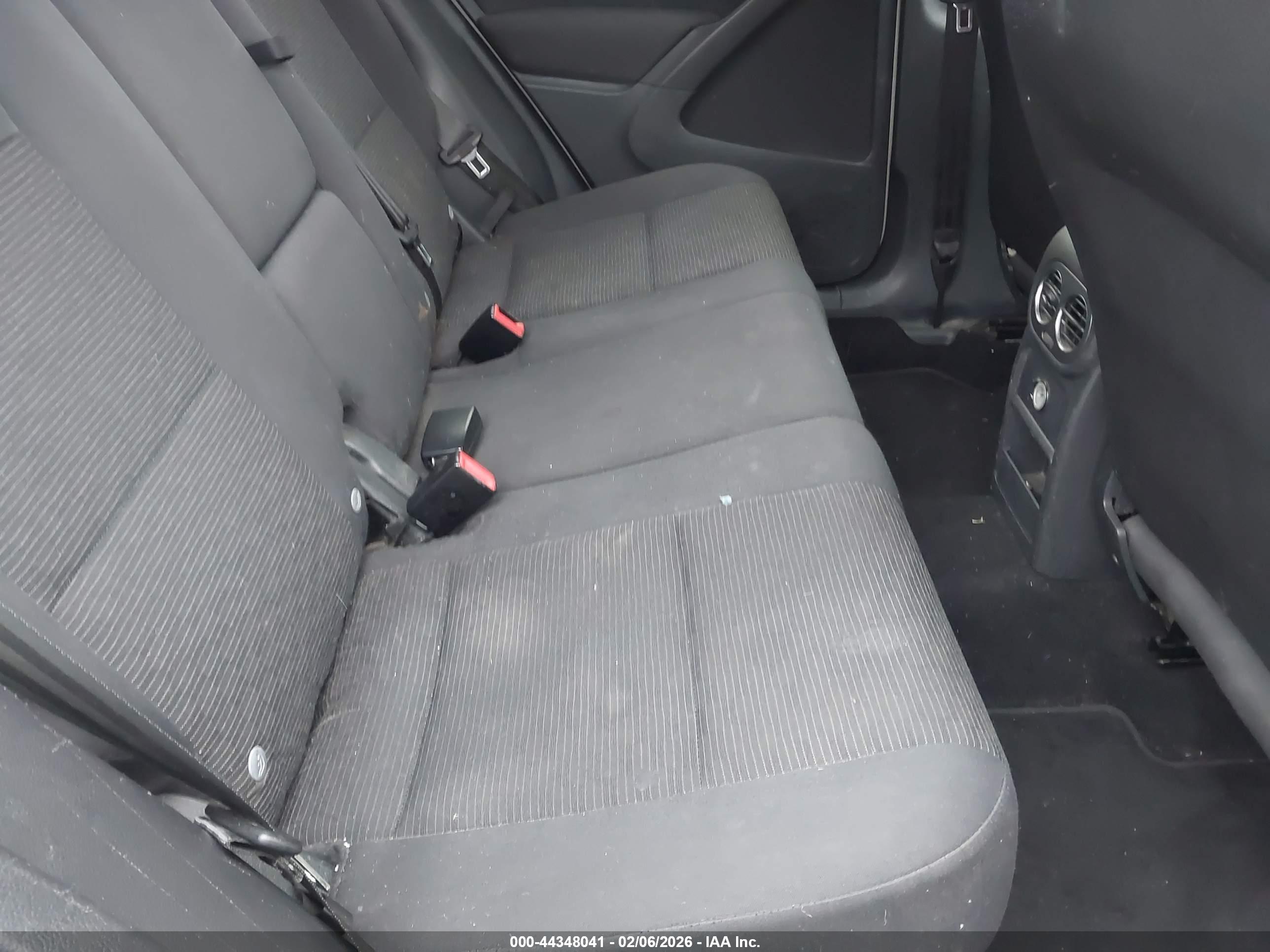 VOLKSWAGEN TIGUAN image 8