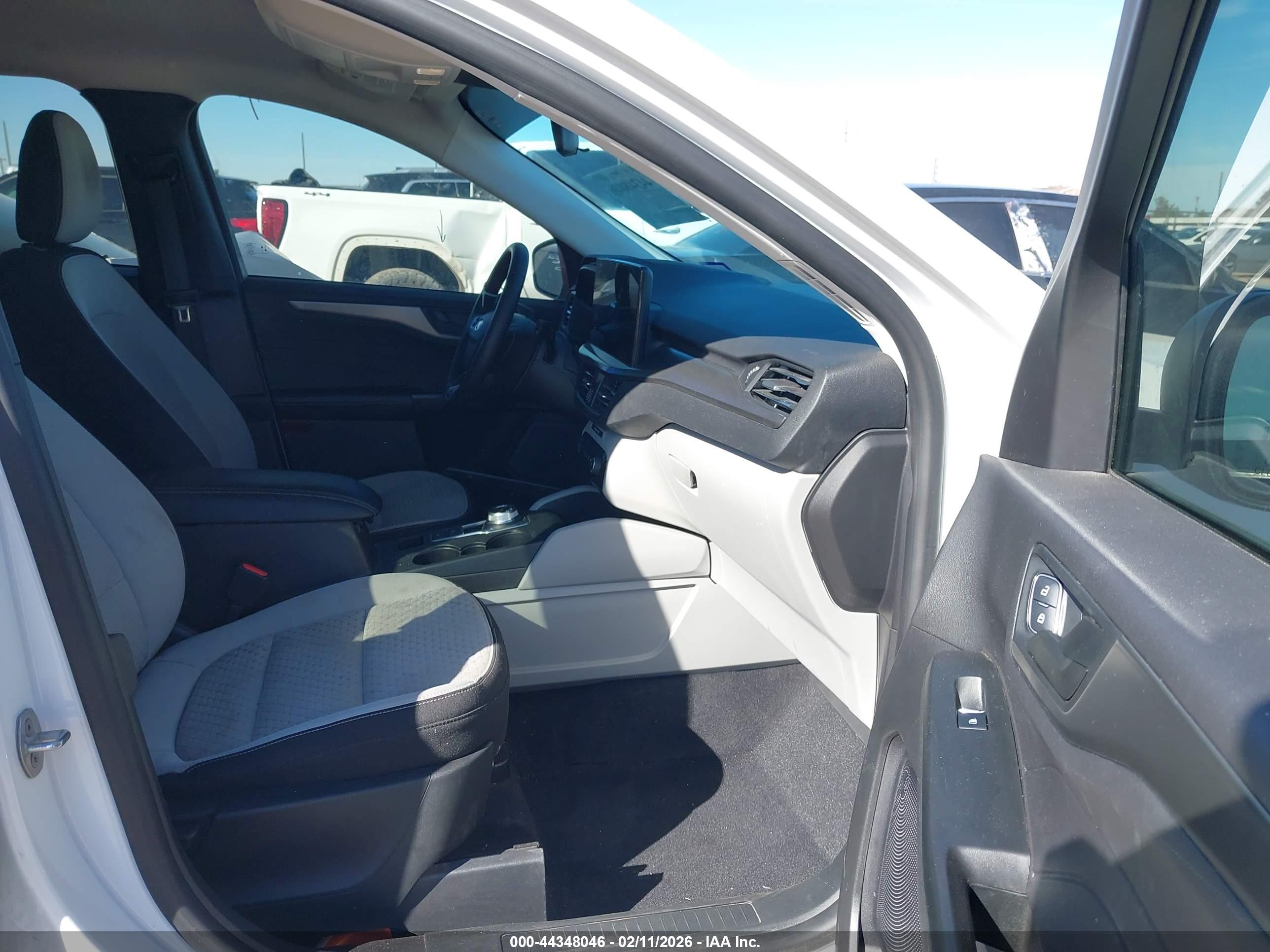 FORD ESCAPE image 5