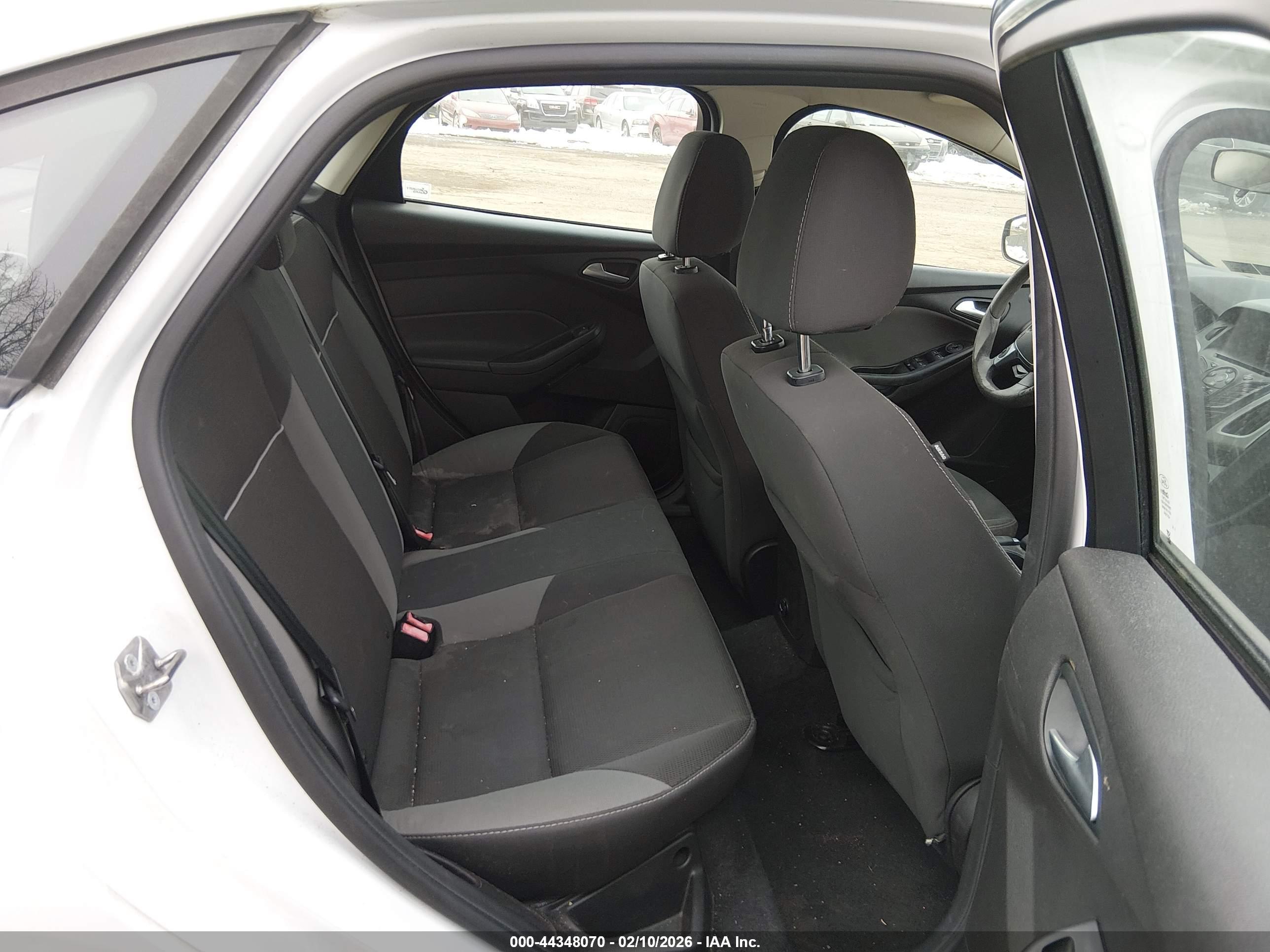 FORD FOCUS image 8
