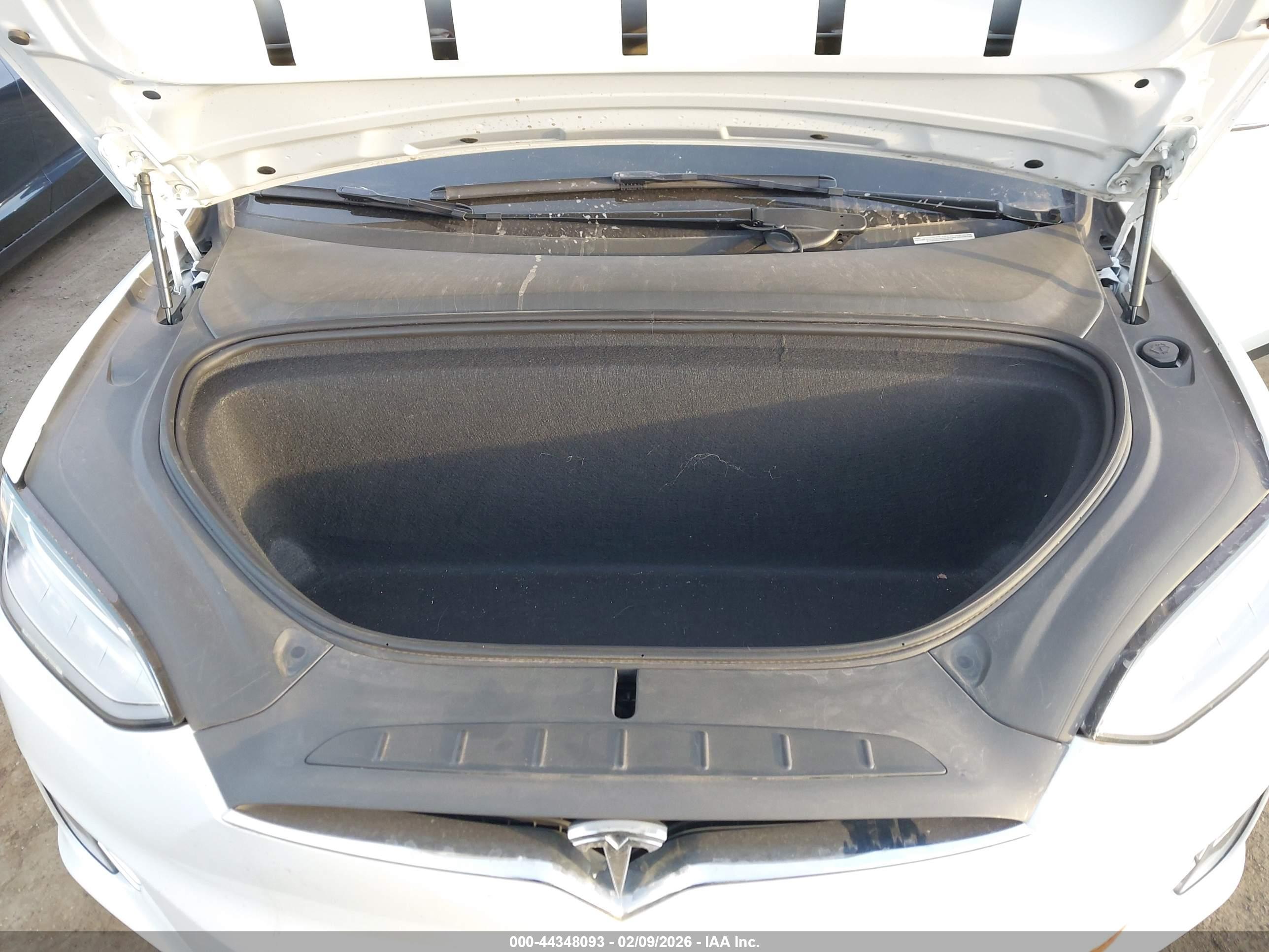 TESLA MODEL image 10