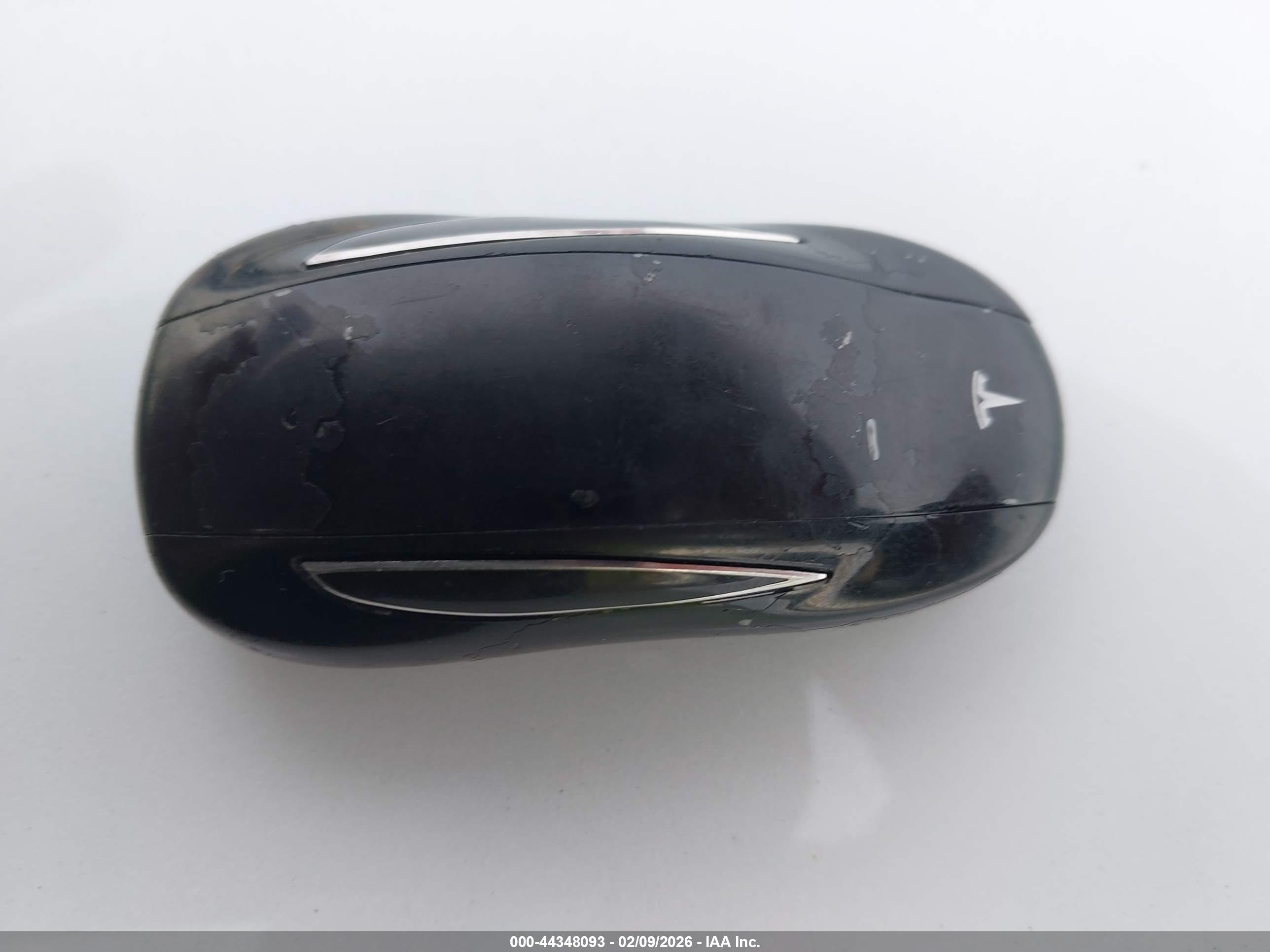 TESLA MODEL image 11