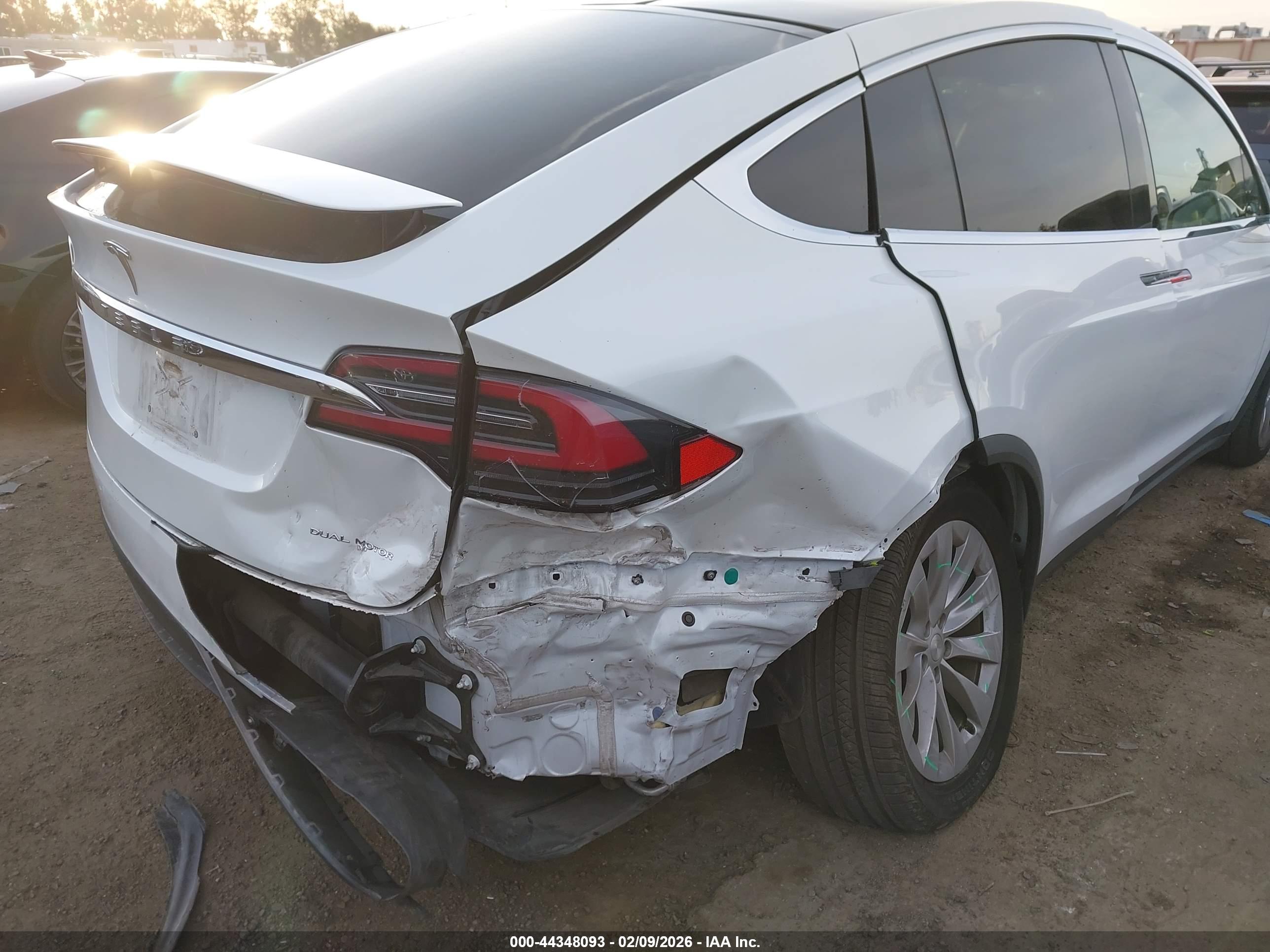 TESLA MODEL image 6