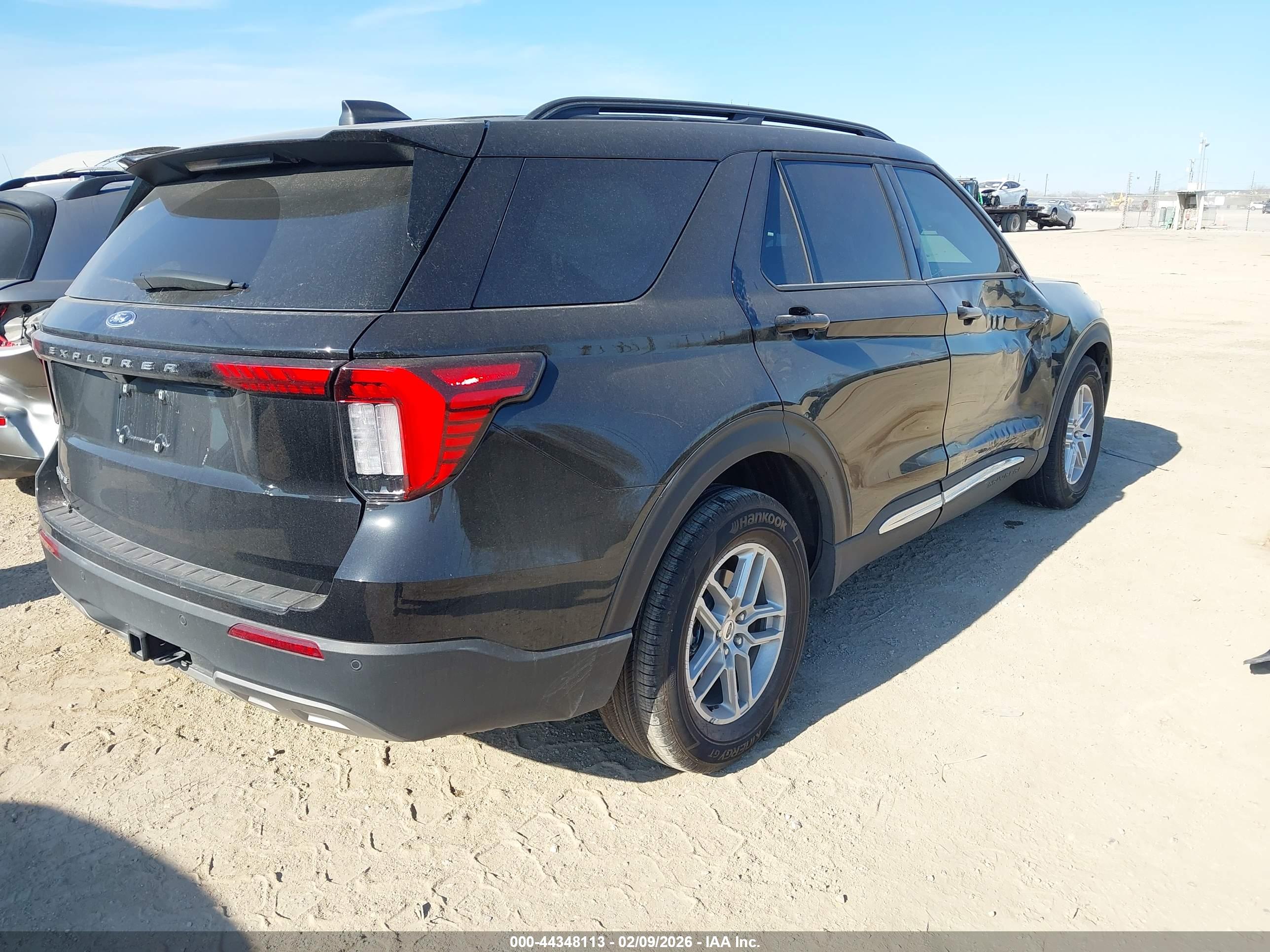 FORD EXPLORER image 4