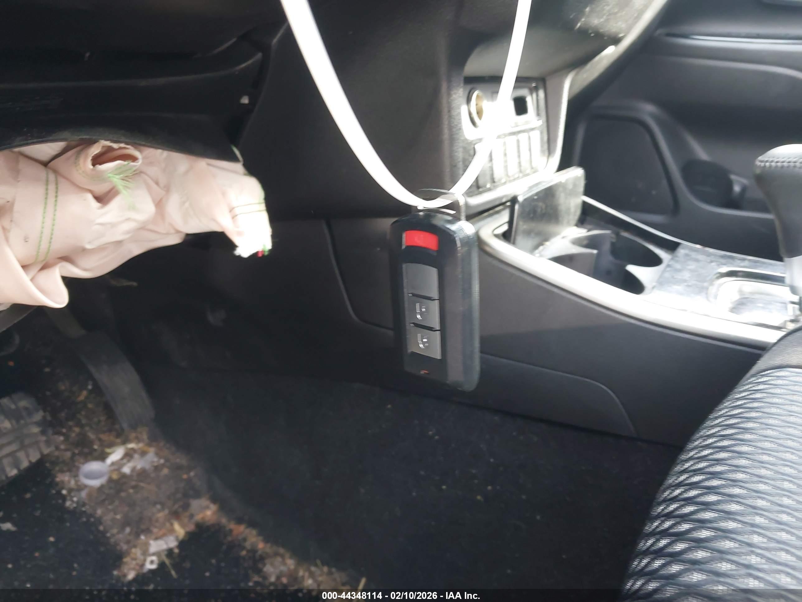 MITSUBISHI OUTLANDER image 11