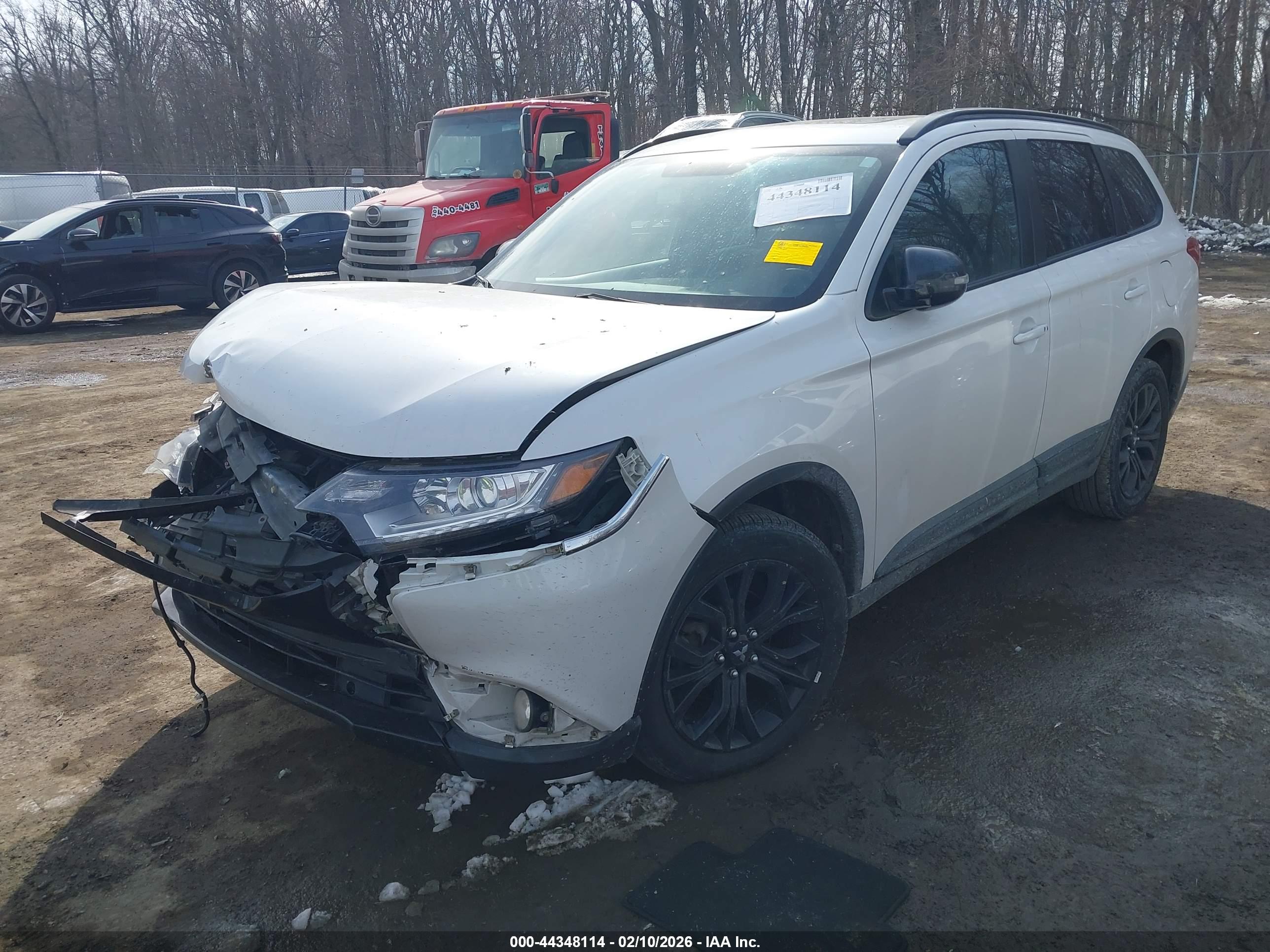 MITSUBISHI OUTLANDER image 2