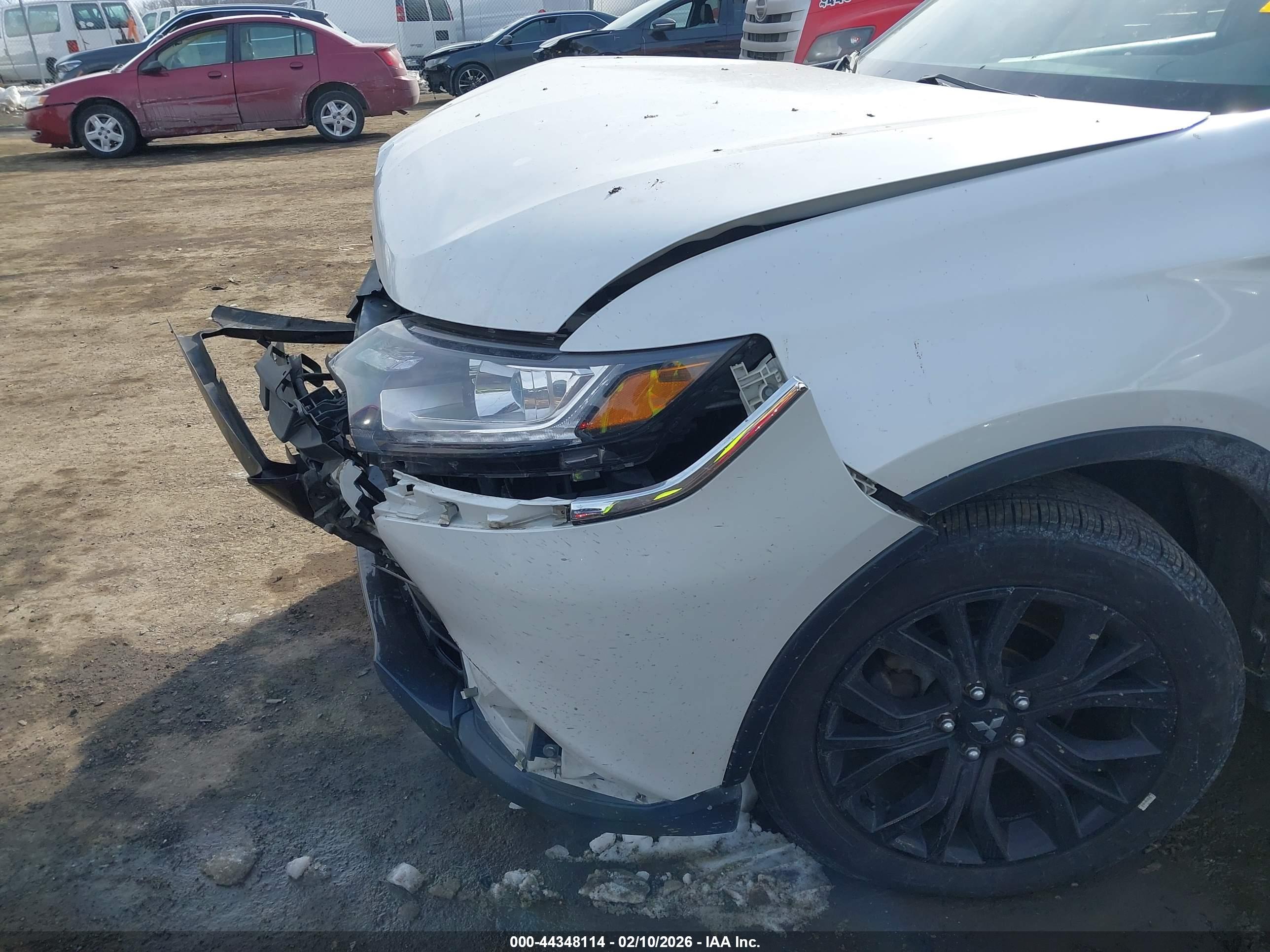 MITSUBISHI OUTLANDER image 6