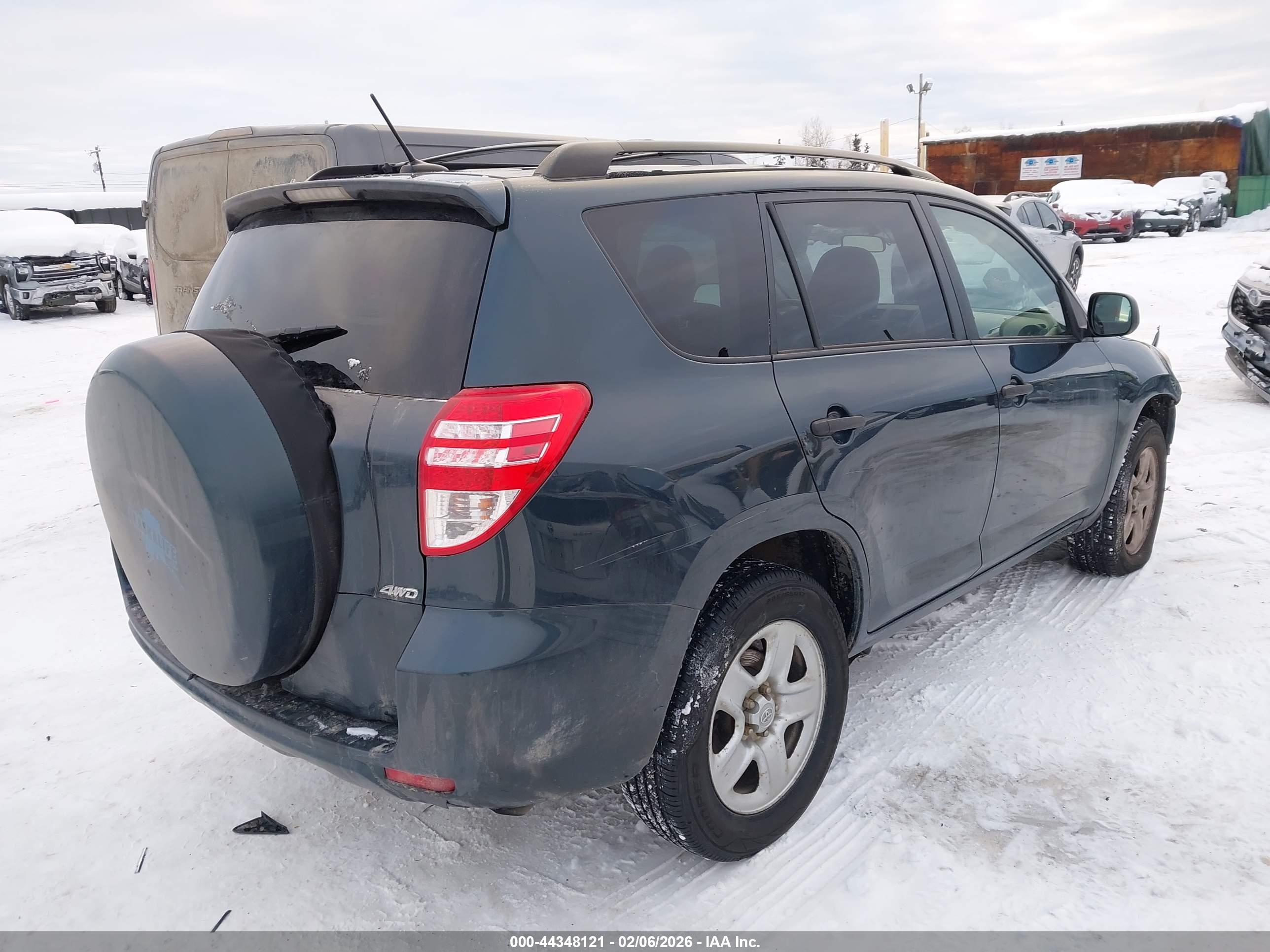 TOYOTA RAV4 image 4