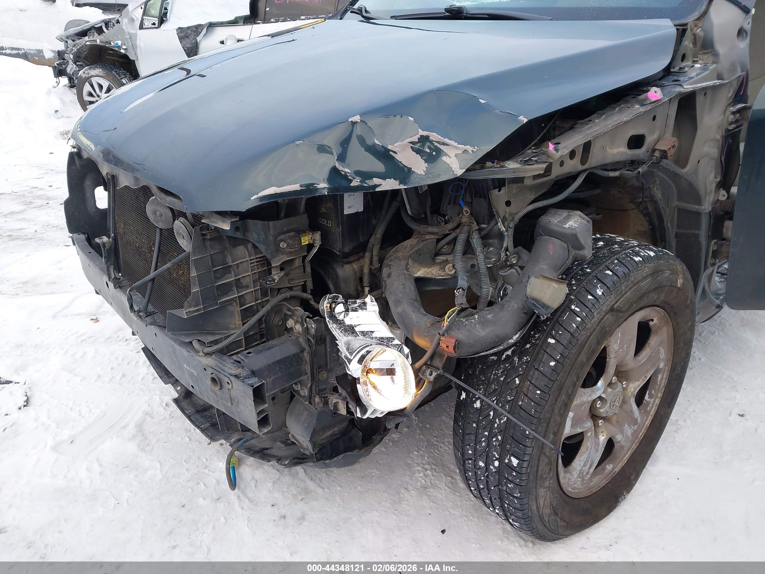 TOYOTA RAV4 image 6