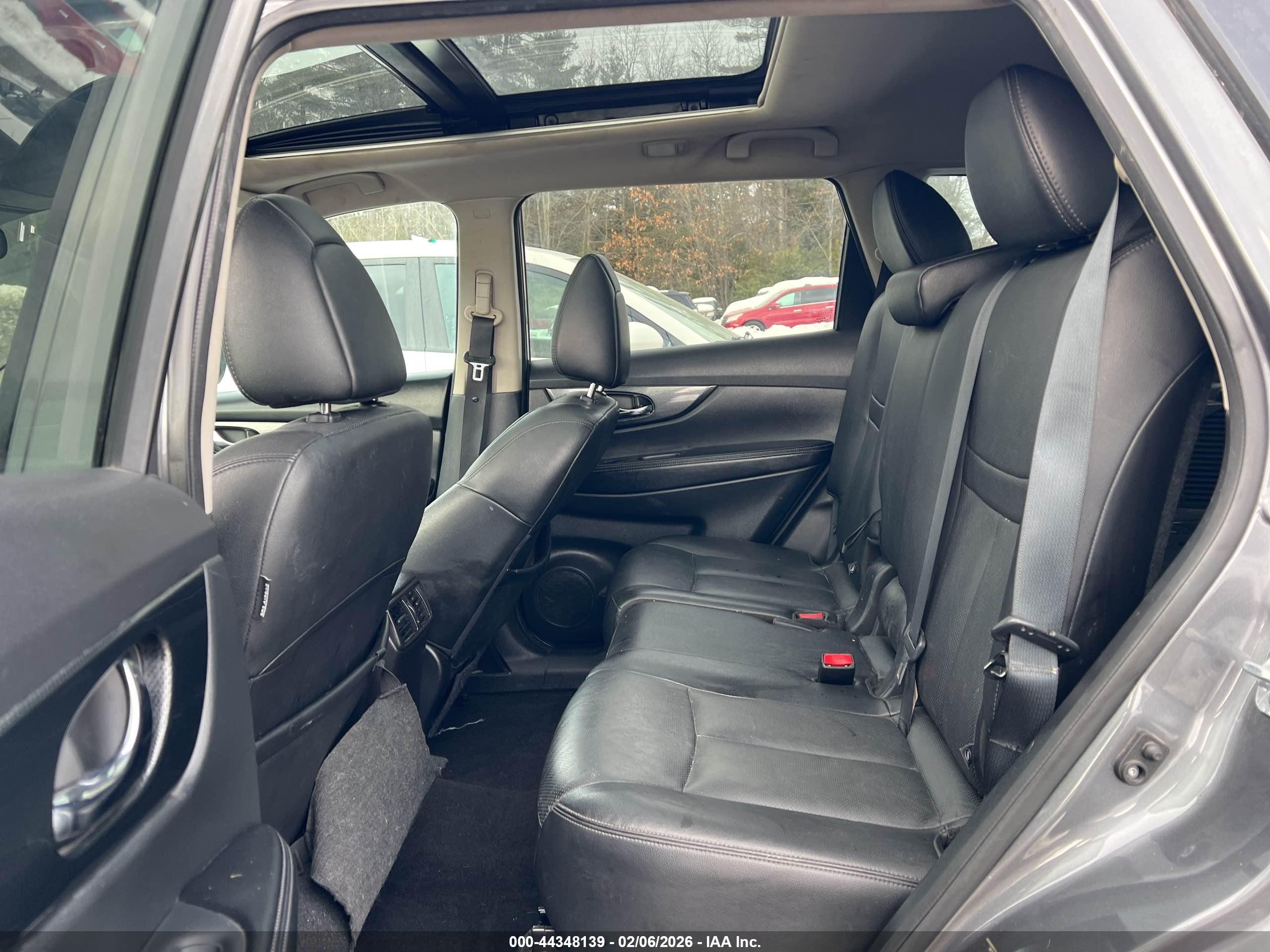NISSAN ROGUE image 8