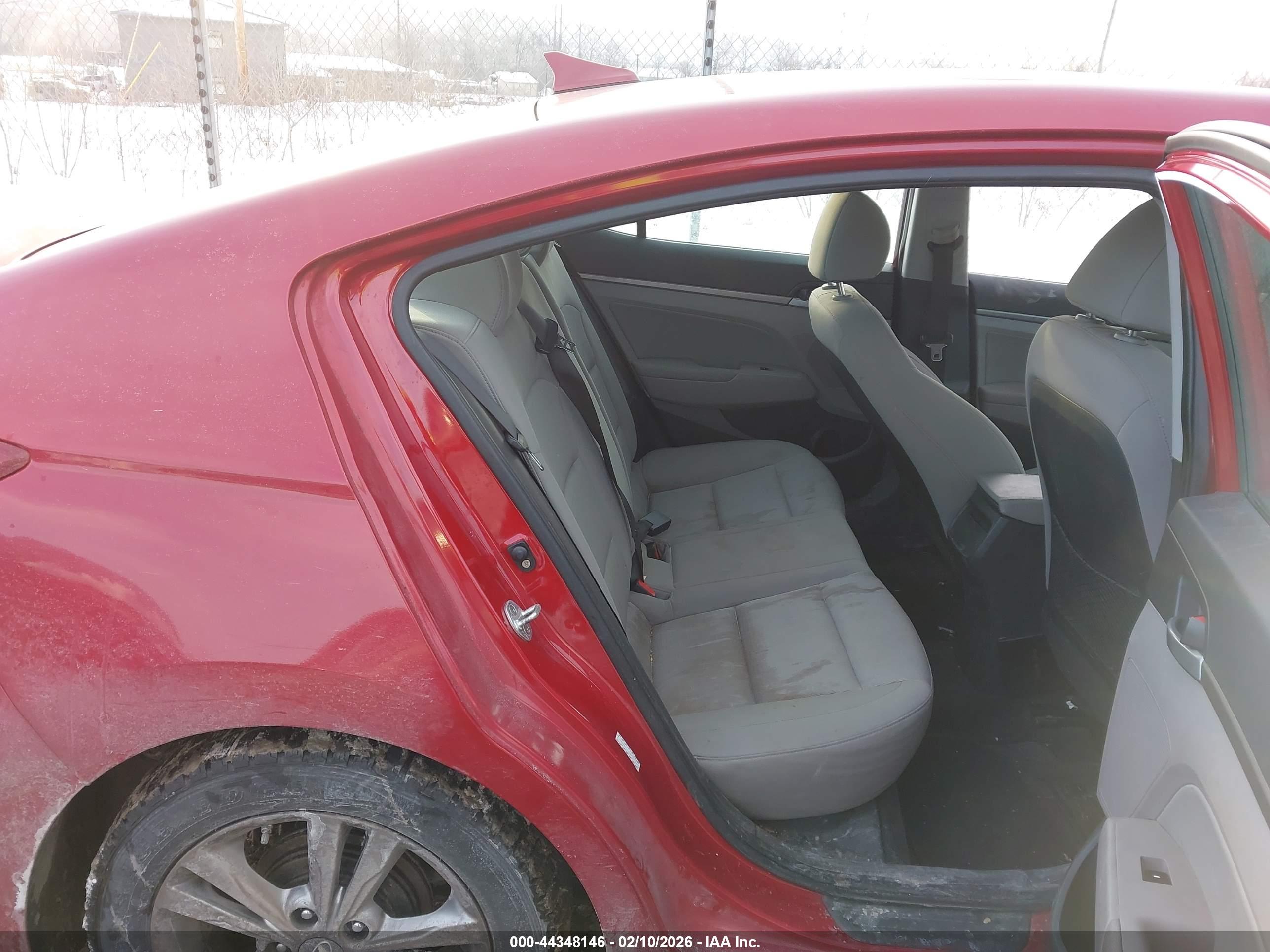 HYUNDAI ELANTRA image 8