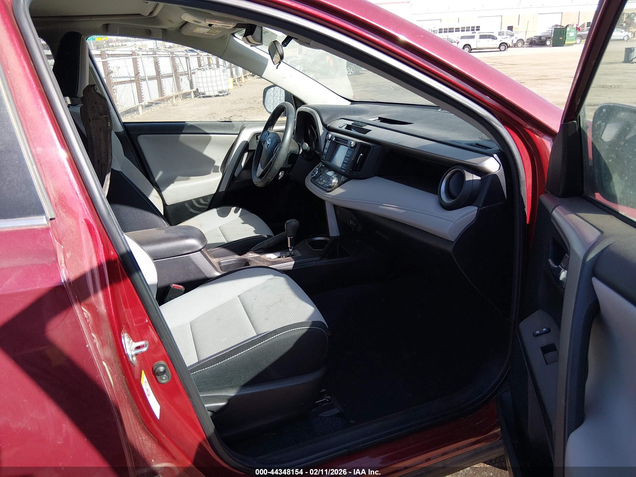 TOYOTA RAV4 image 5