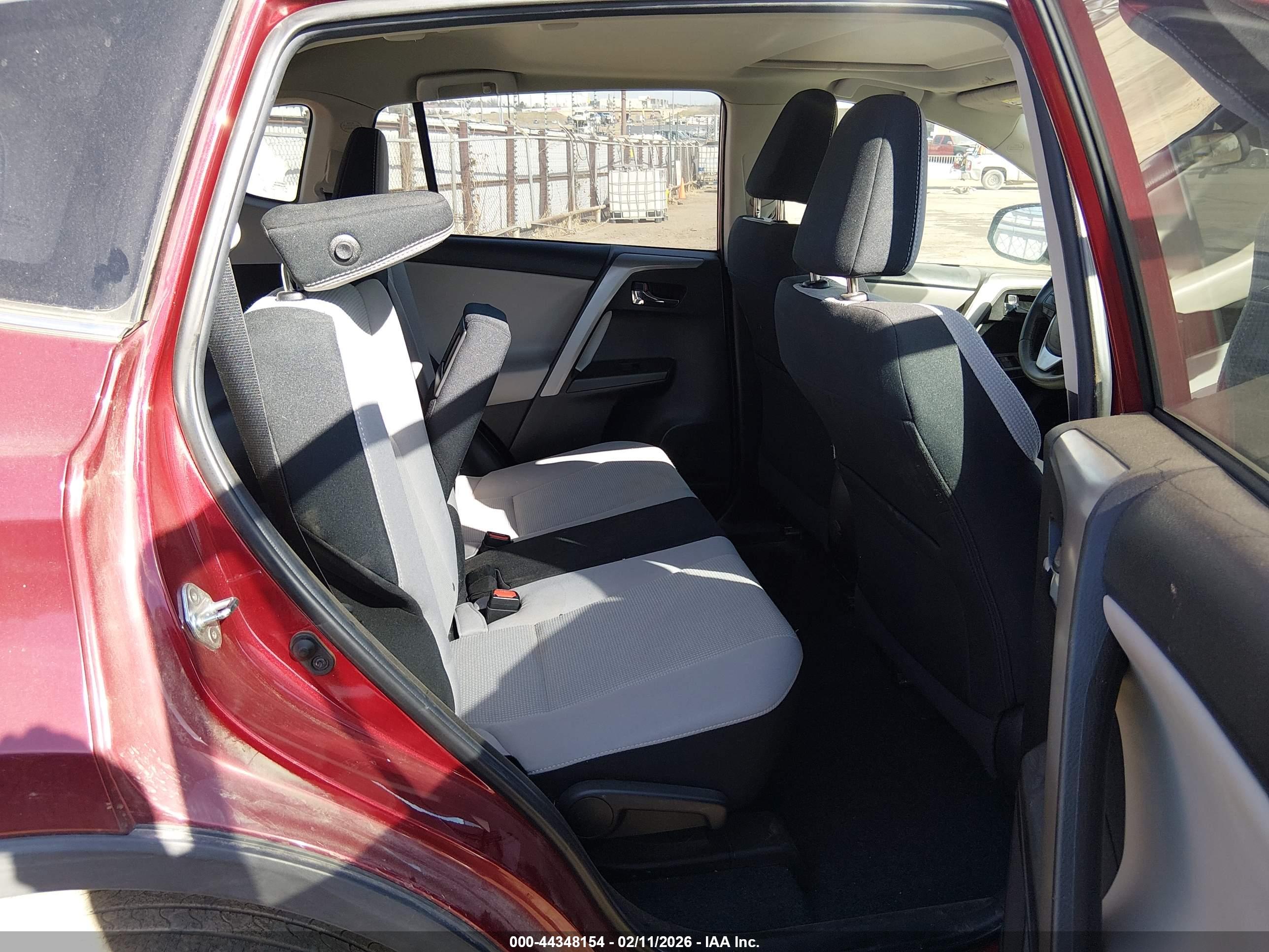 TOYOTA RAV4 image 8