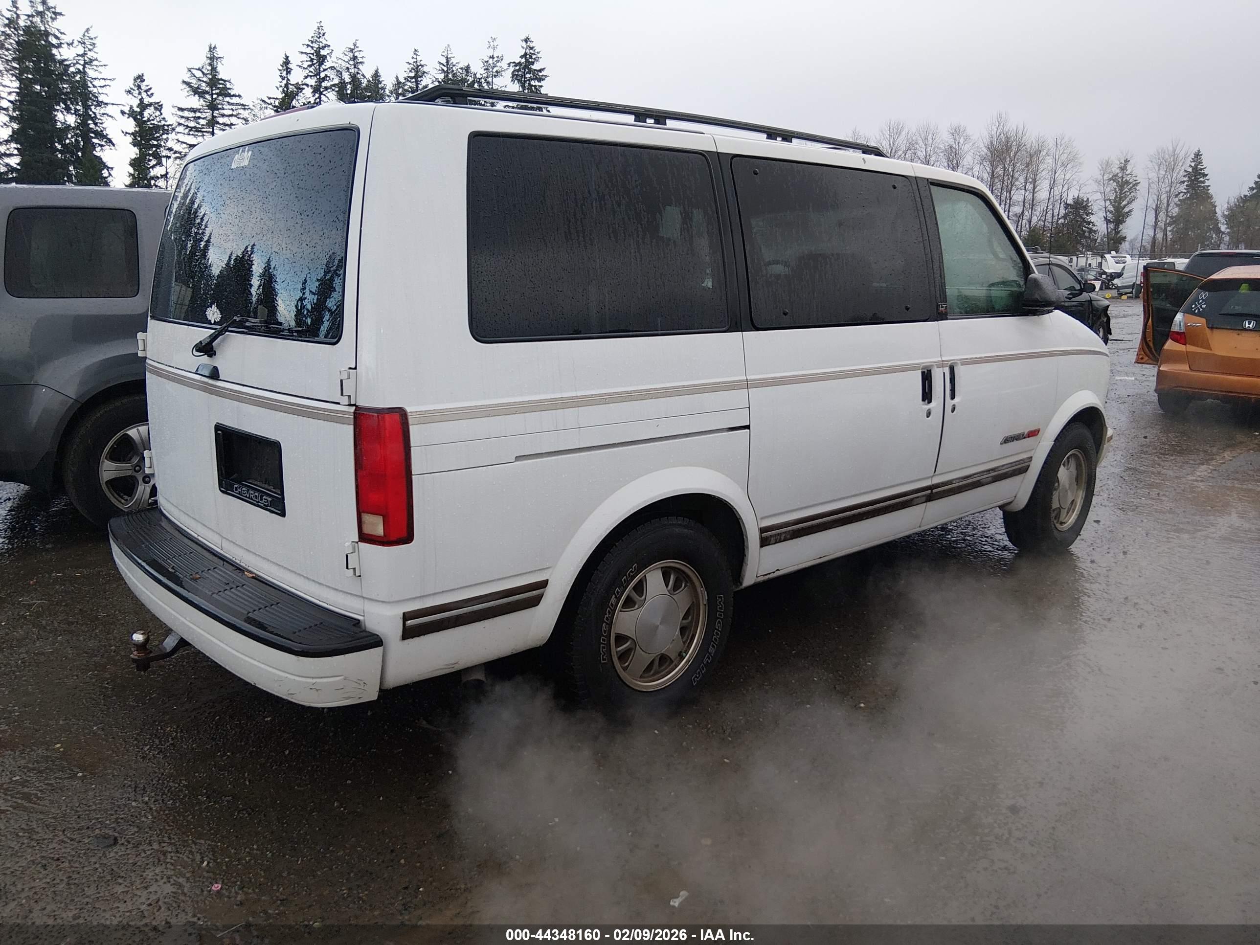CHEVROLET ASTRO image 4