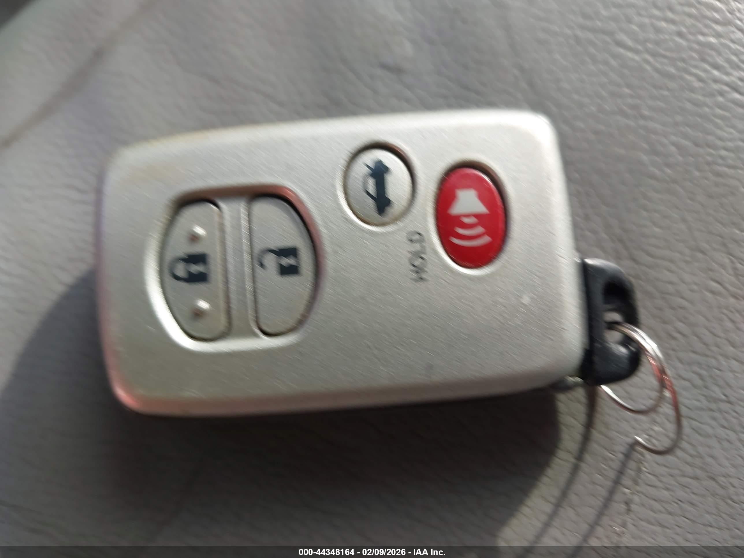 TOYOTA CAMRY image 11
