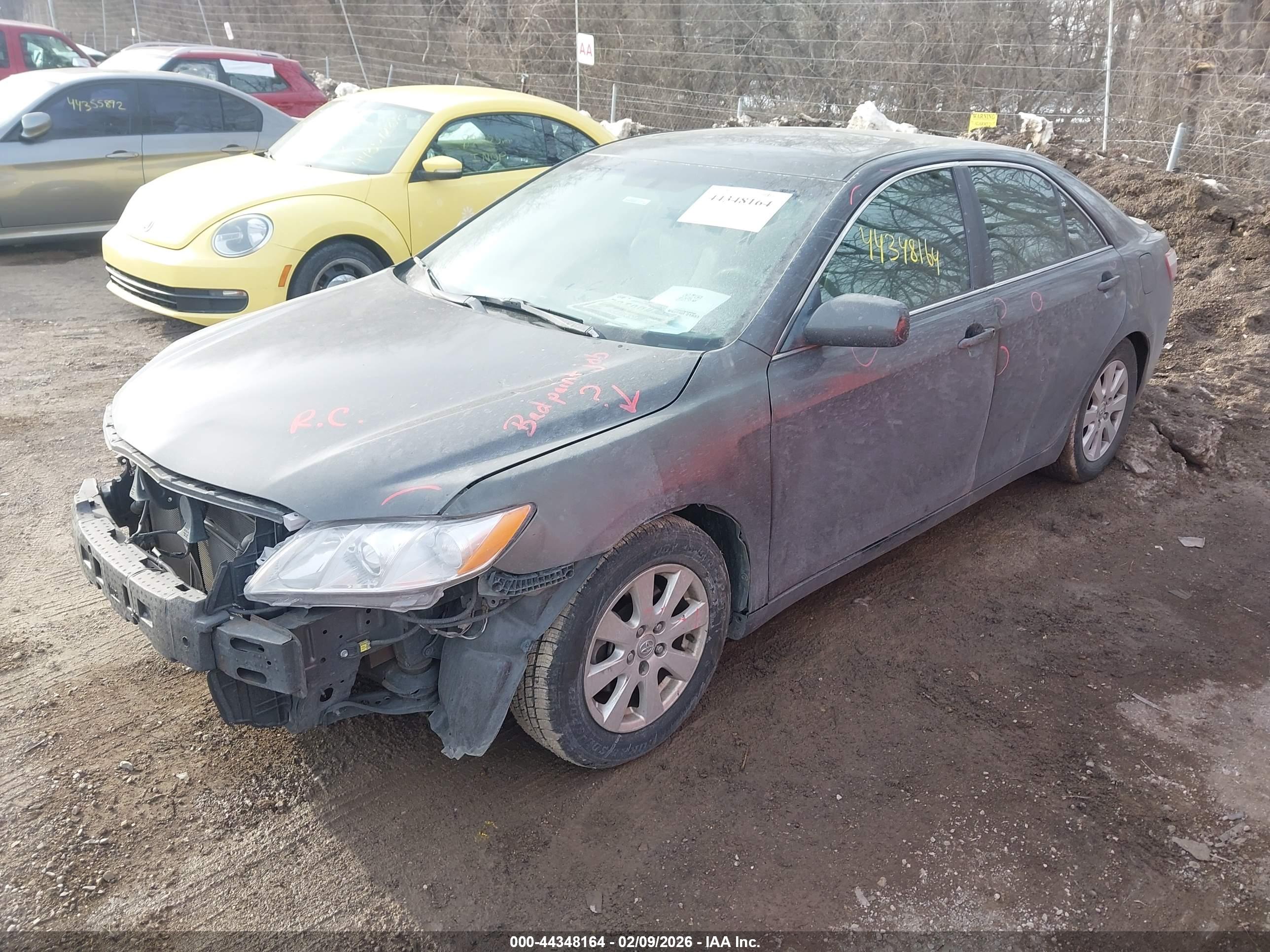 TOYOTA CAMRY image 2