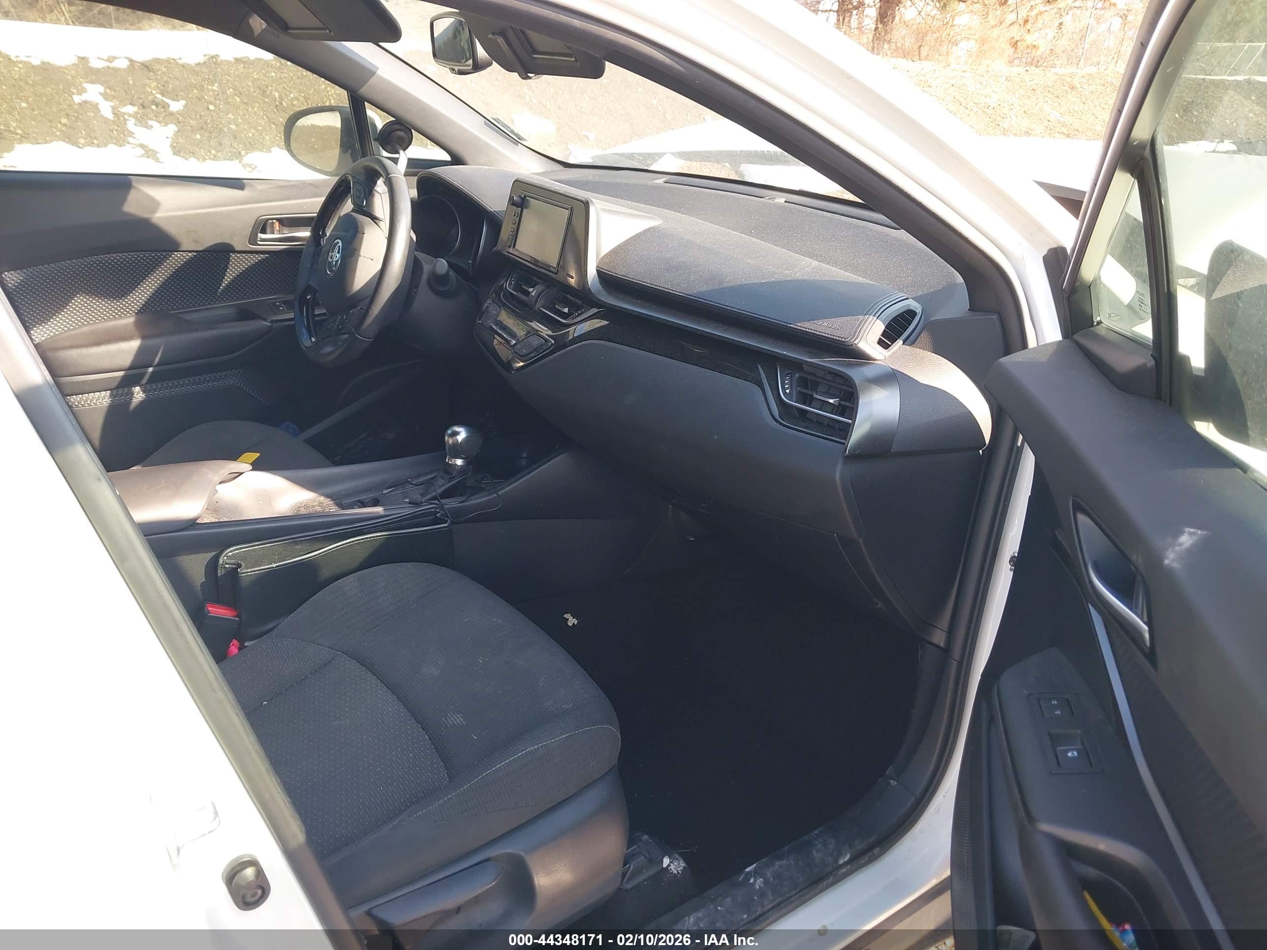 TOYOTA C-HR image 5