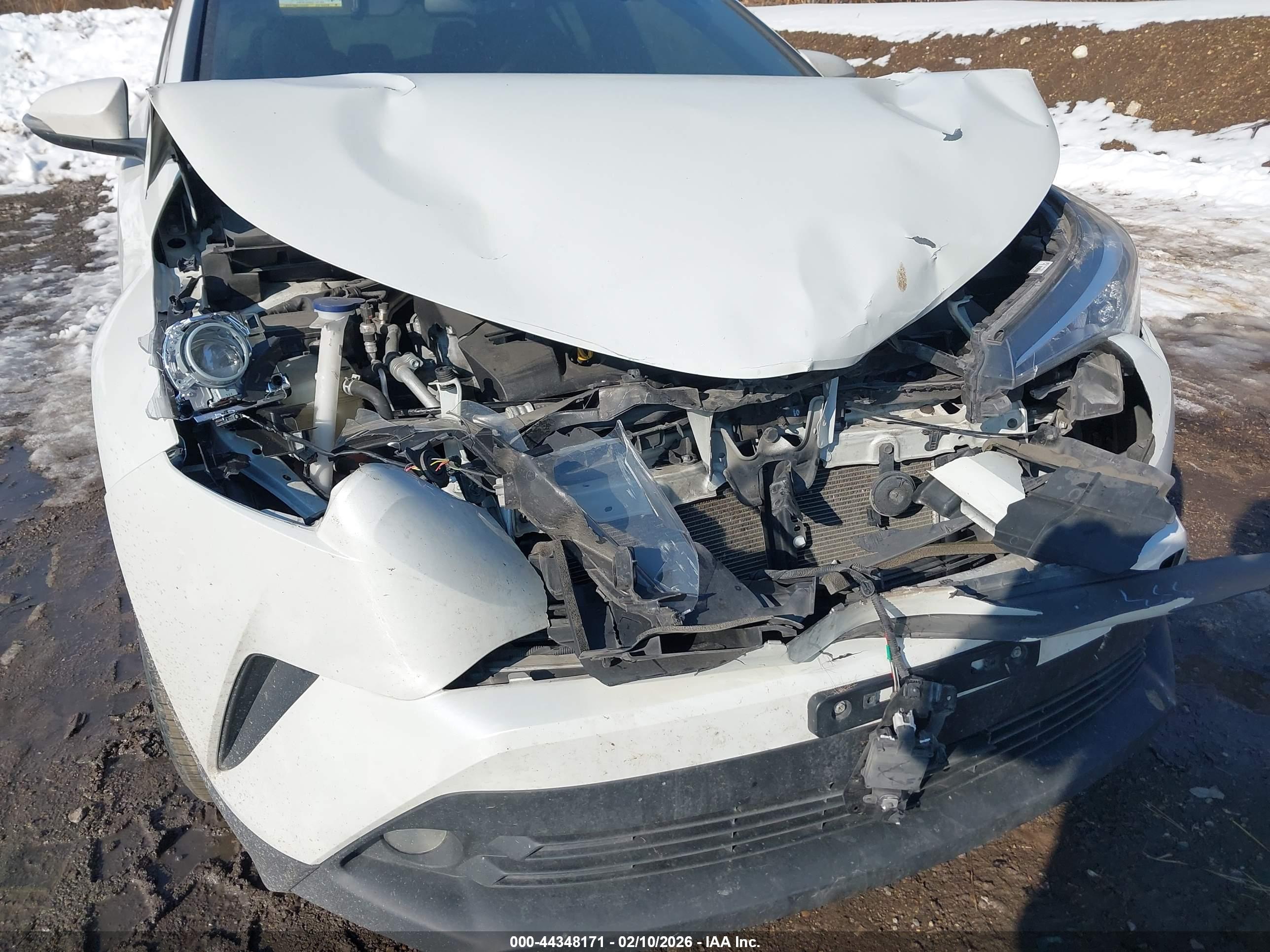 TOYOTA C-HR image 6