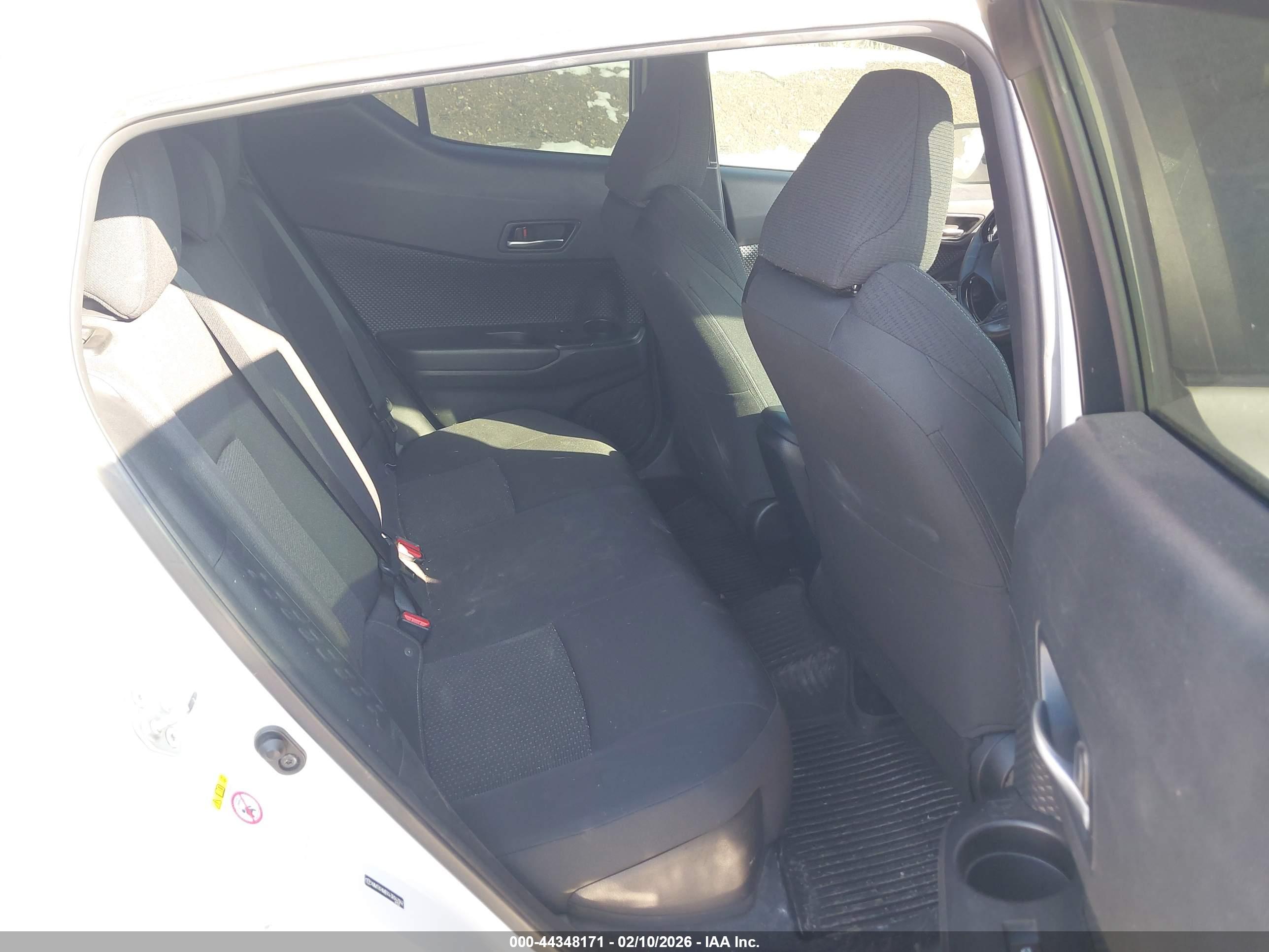TOYOTA C-HR image 8