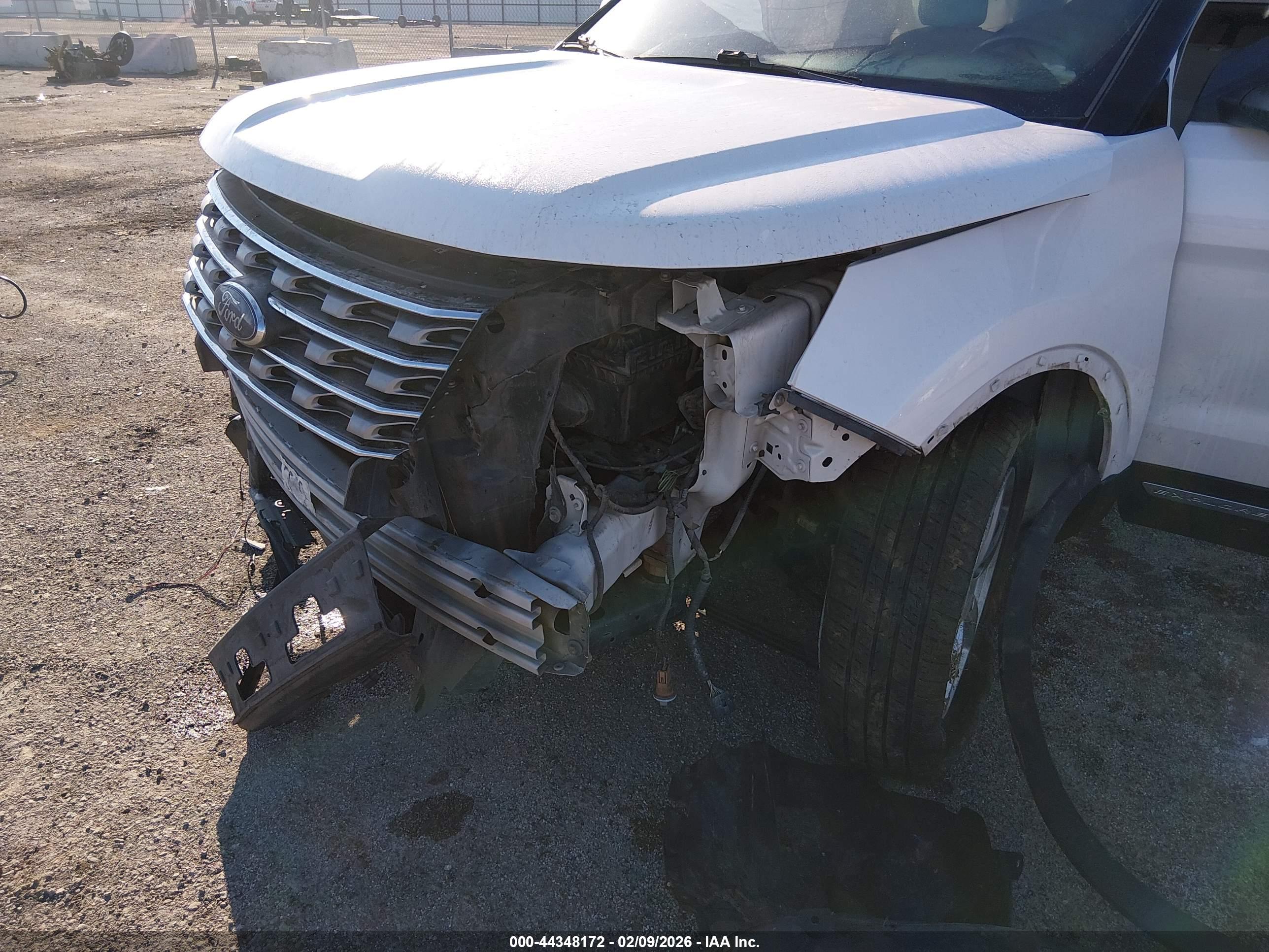 FORD EXPLORER image 6