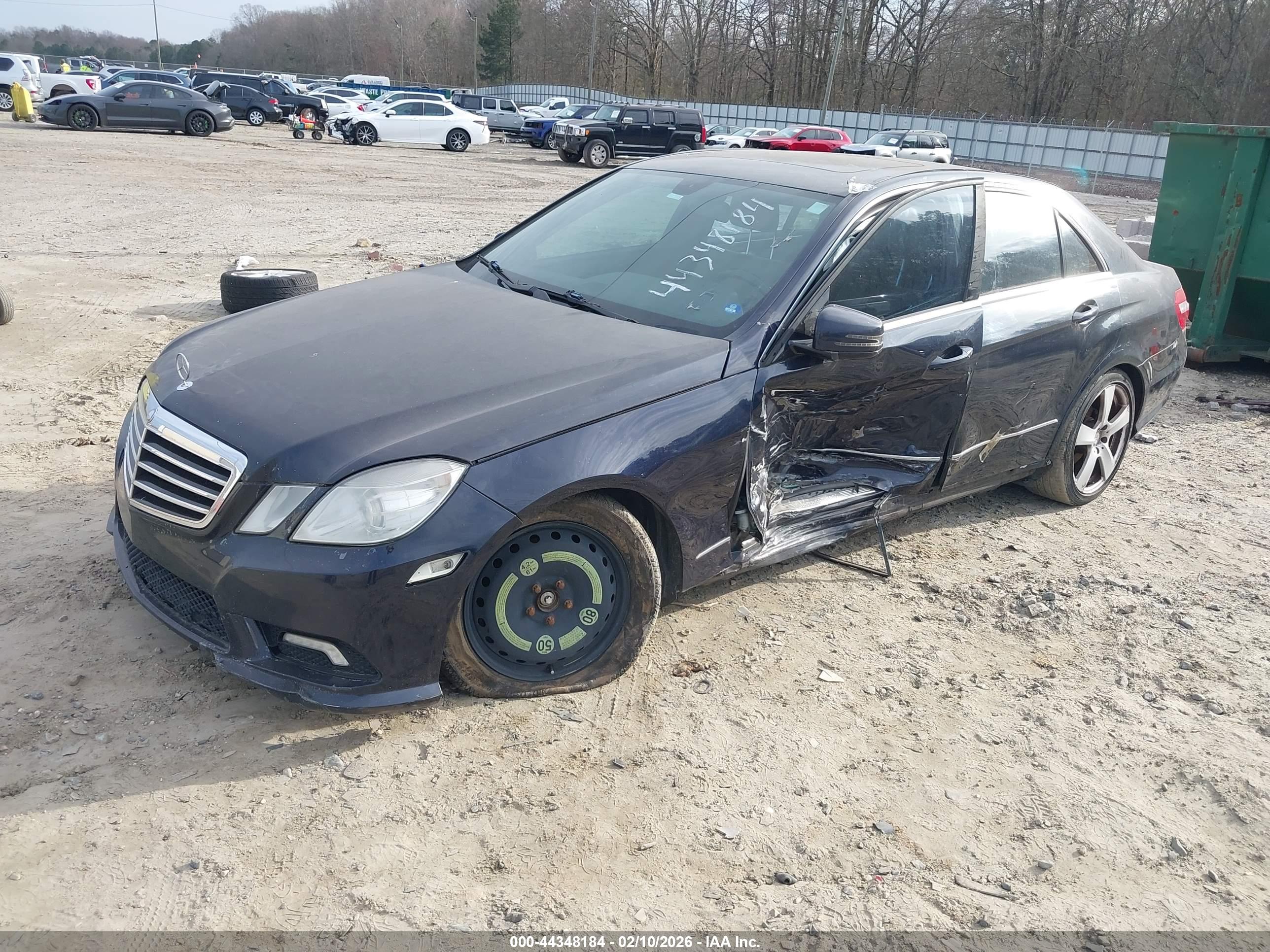 MERCEDES-BENZ E image 2