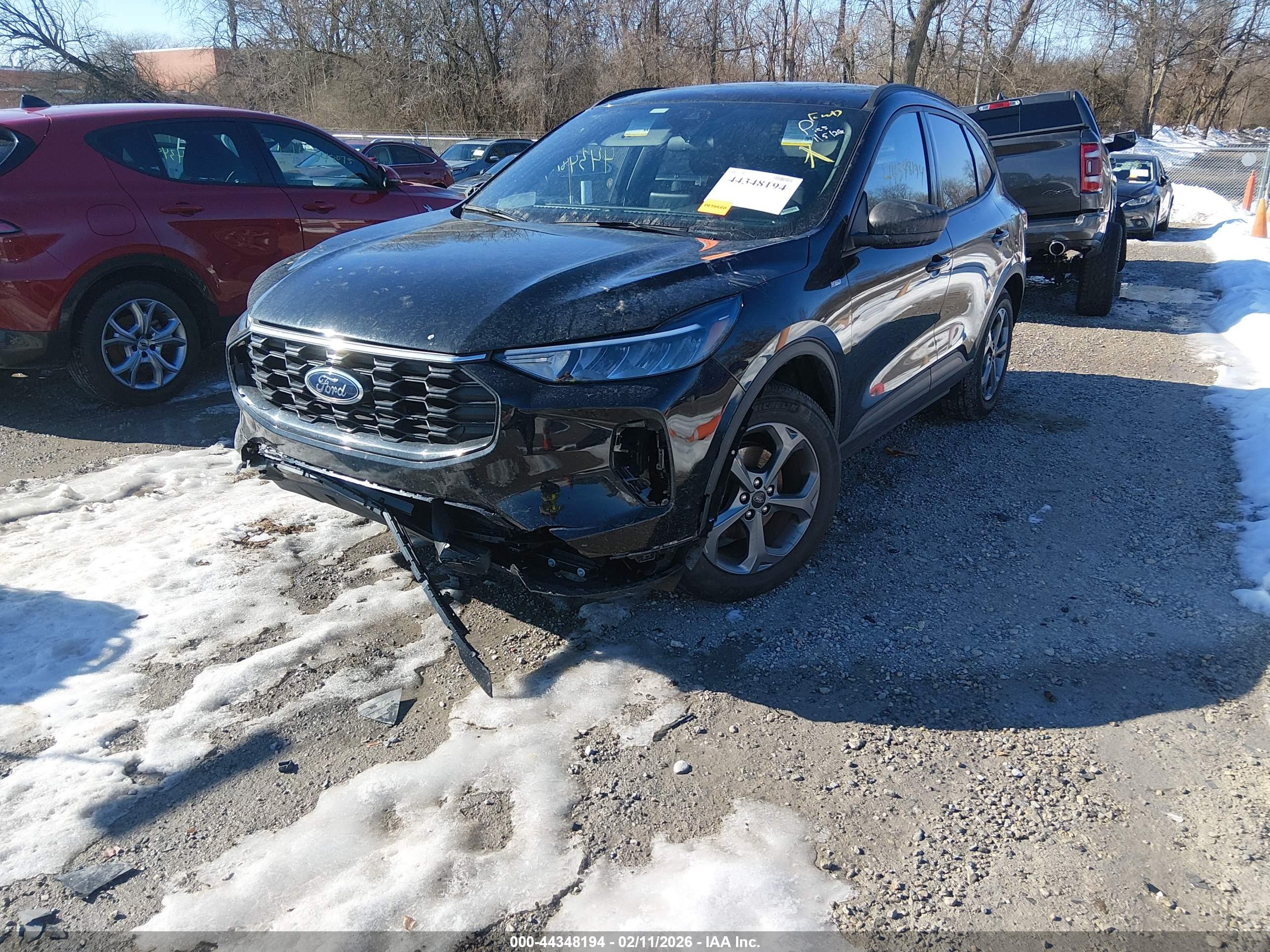 FORD ESCAPE image 2