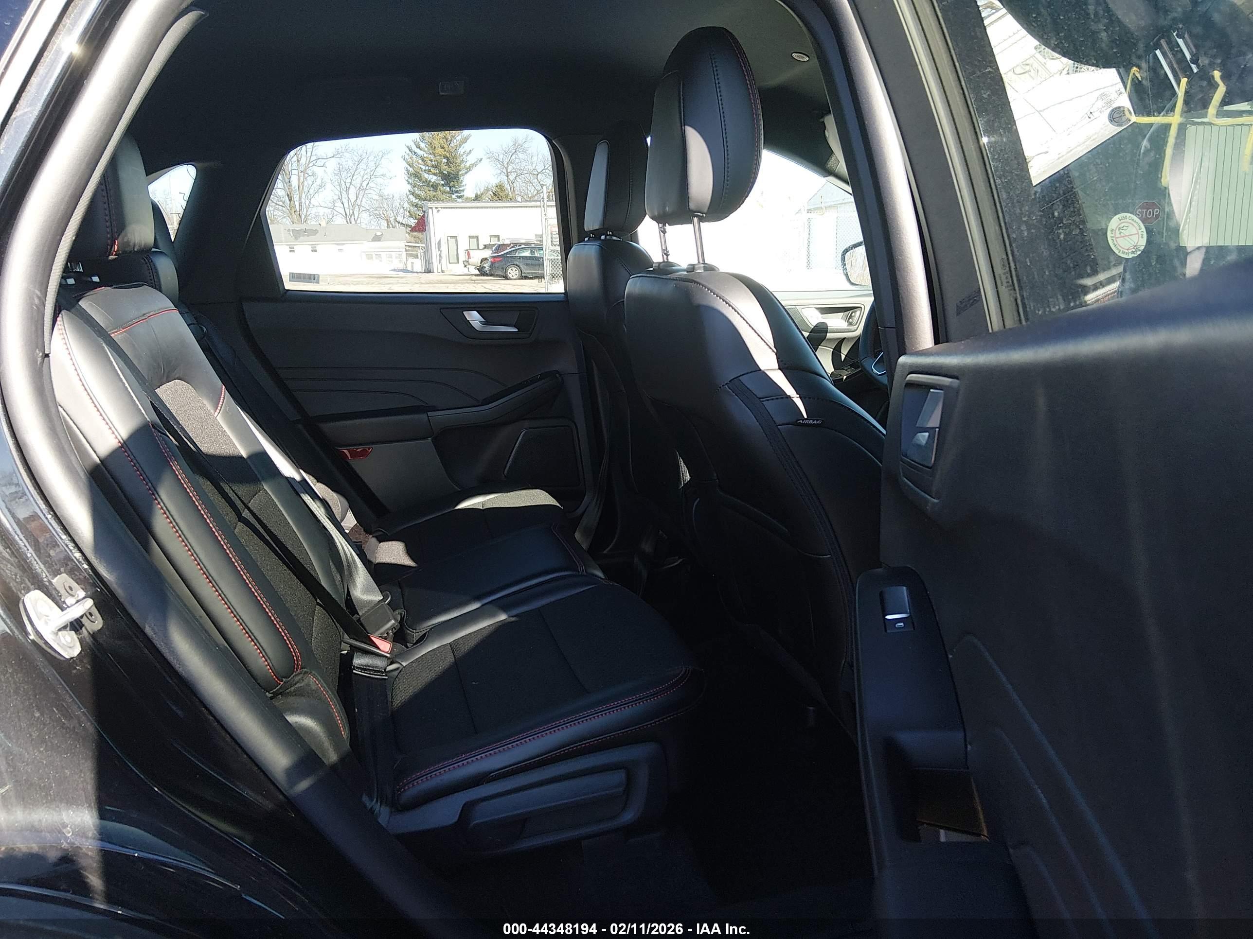 FORD ESCAPE image 8