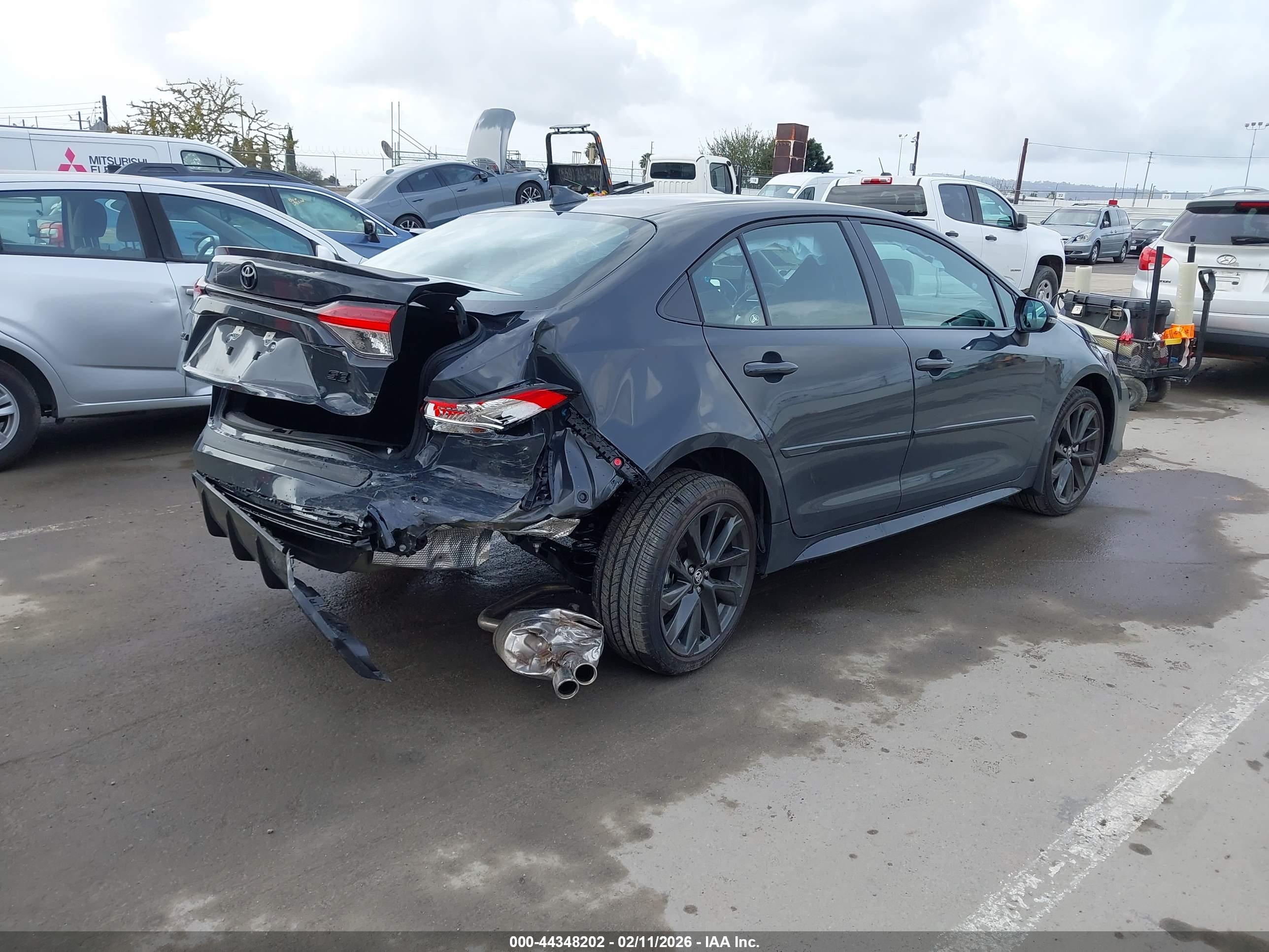 TOYOTA COROLLA image 4