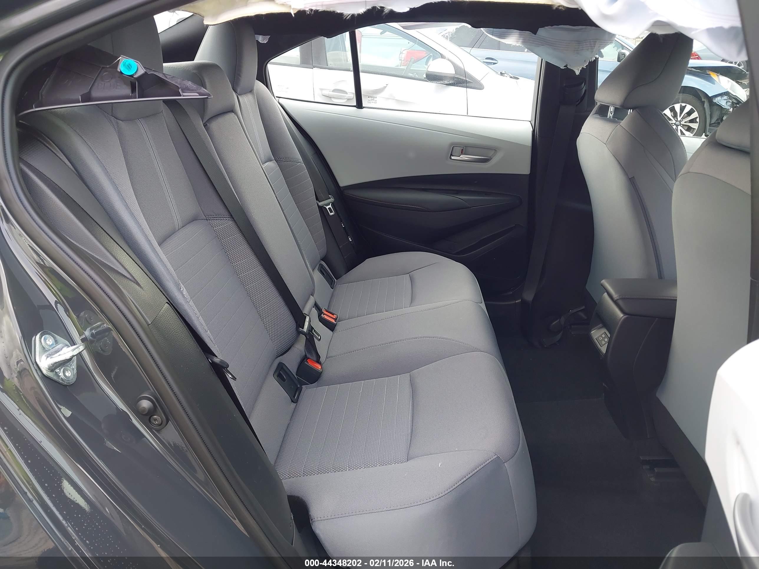 TOYOTA COROLLA image 8