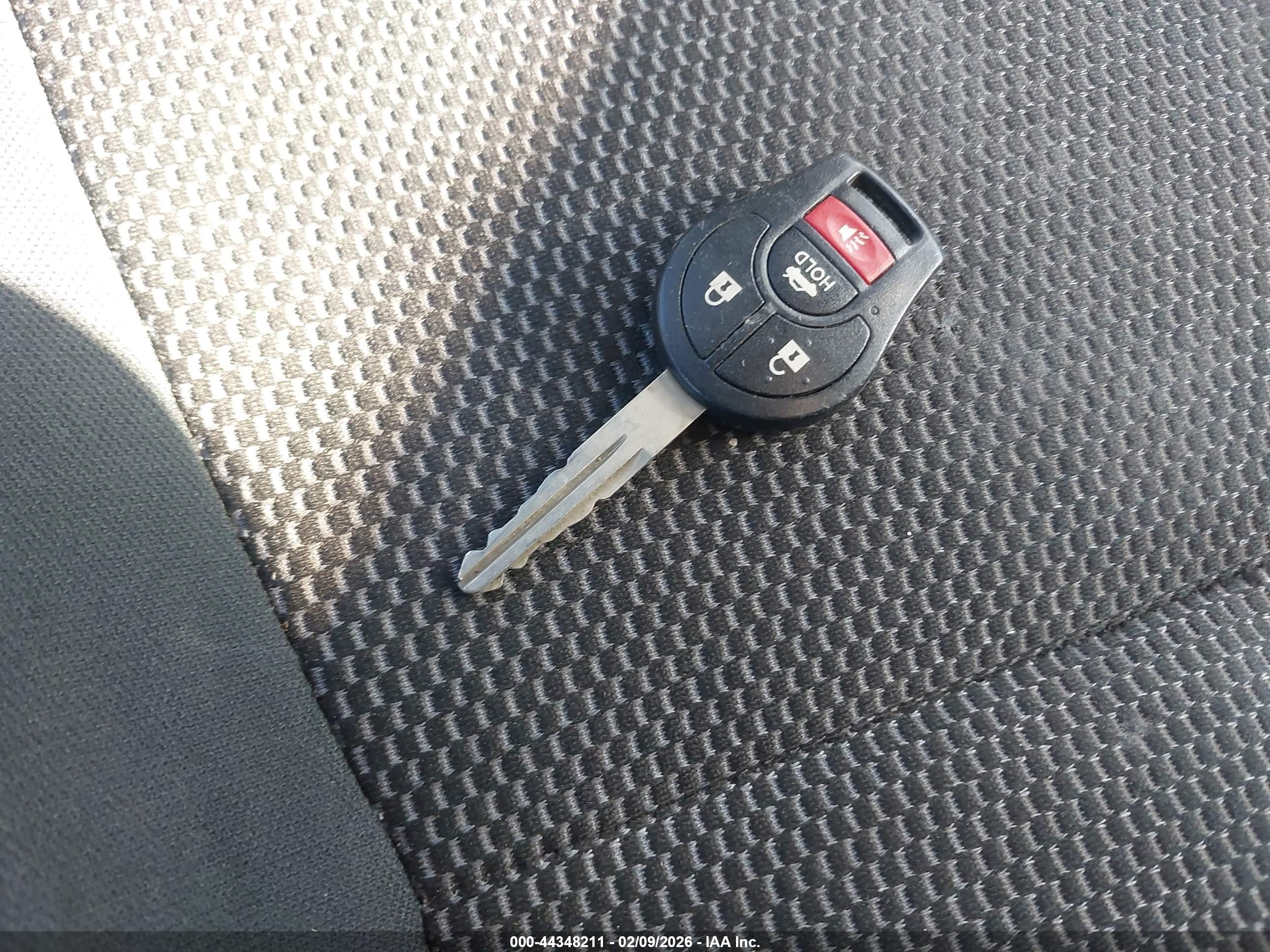 NISSAN VERSA image 11