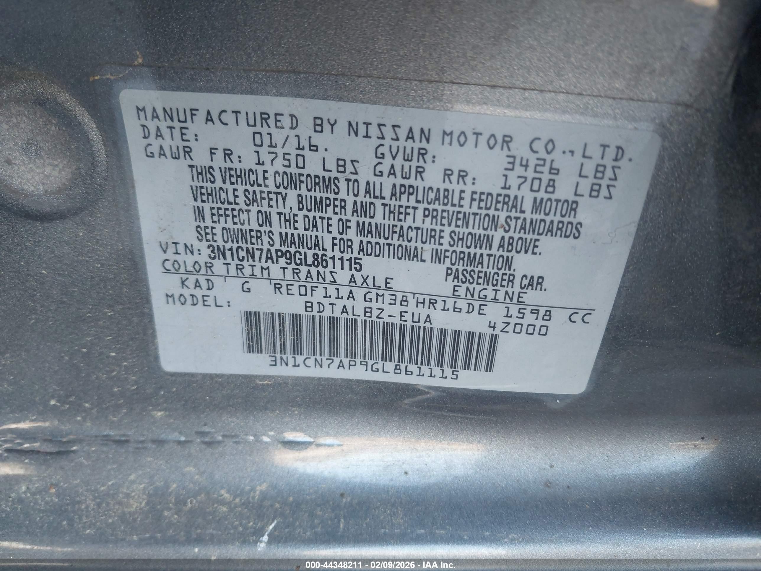 NISSAN VERSA image 9