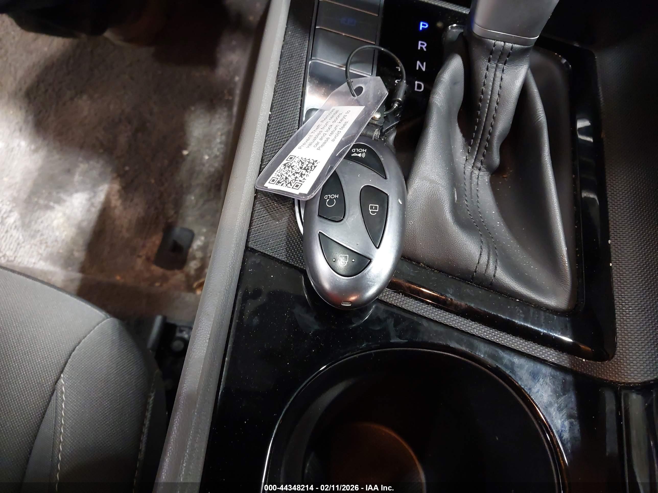 HYUNDAI ELANTRA image 11