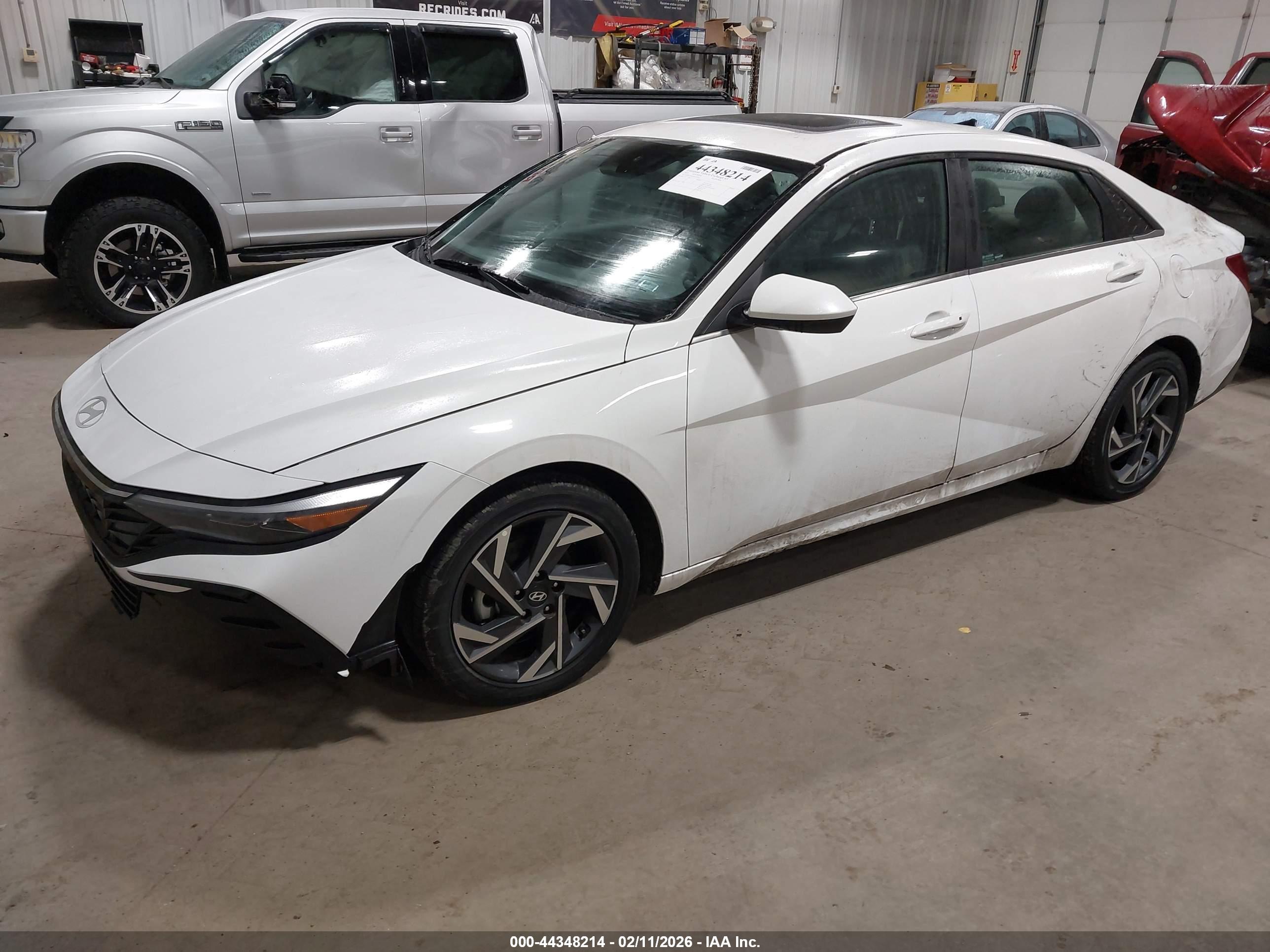 HYUNDAI ELANTRA image 2