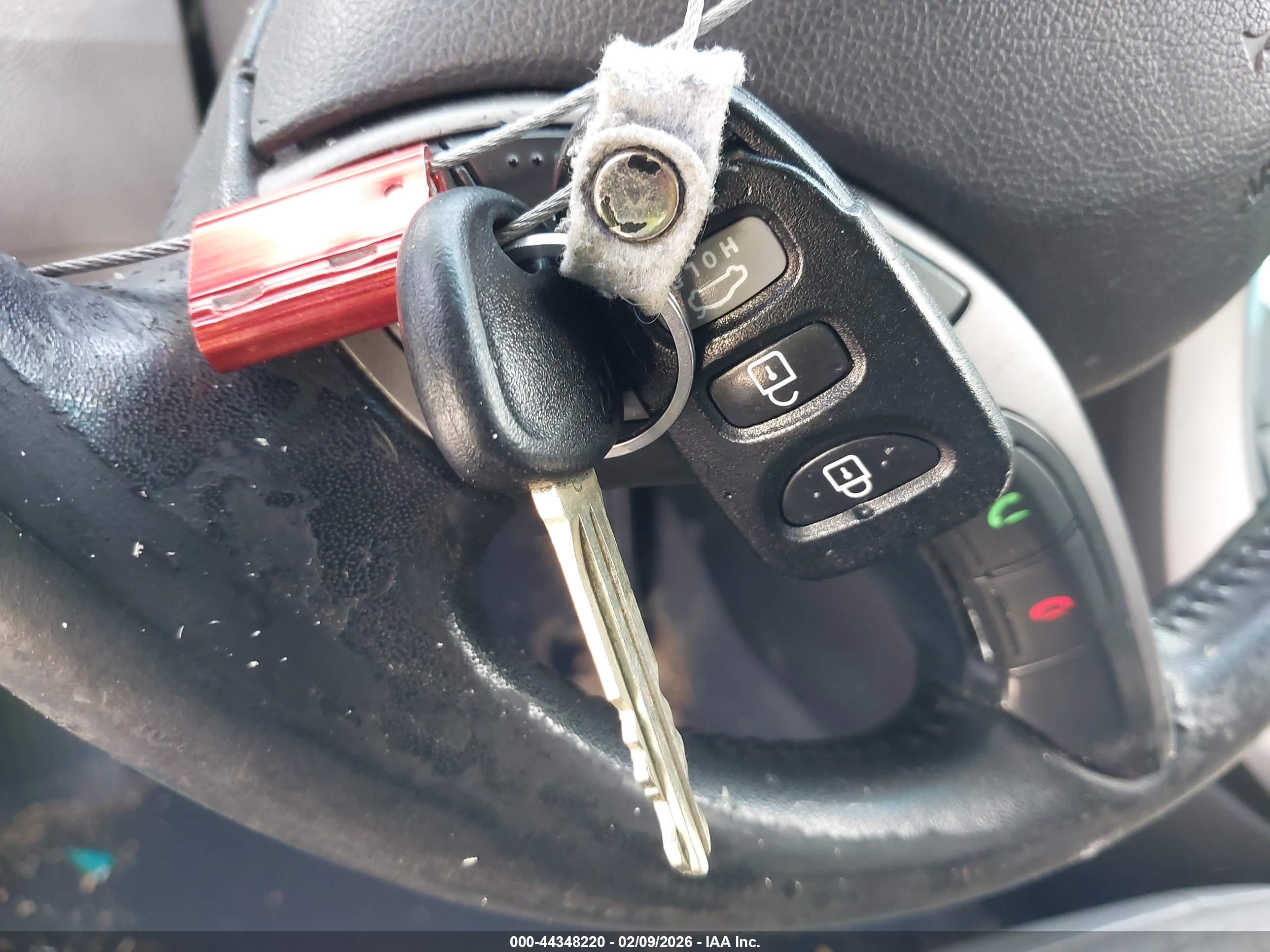 HYUNDAI ELANTRA image 11